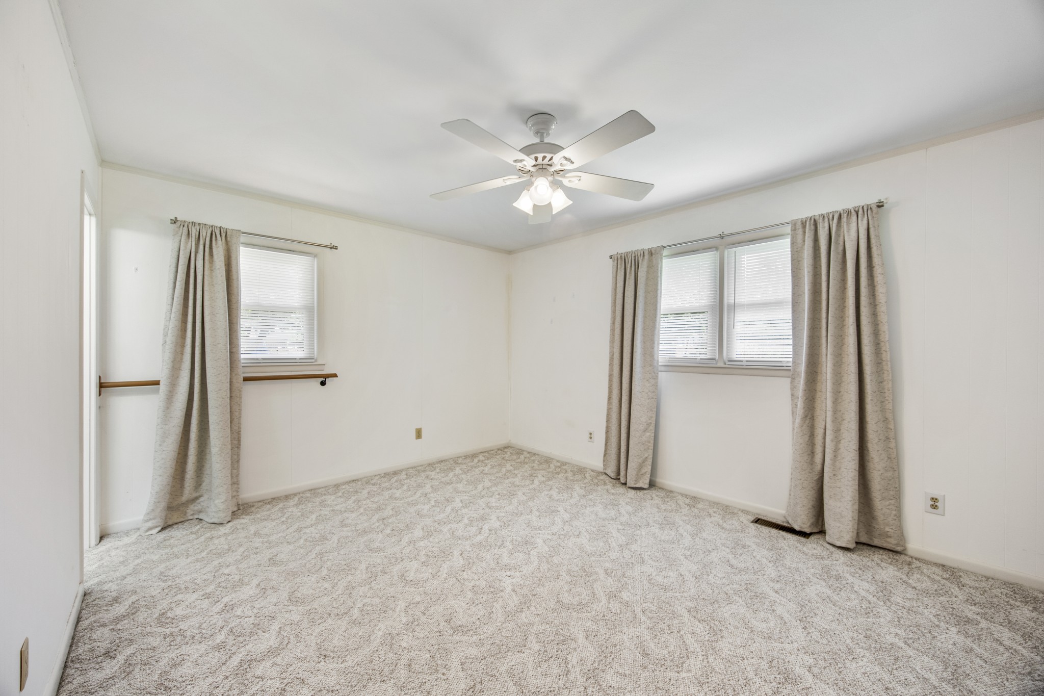 101 Iris St