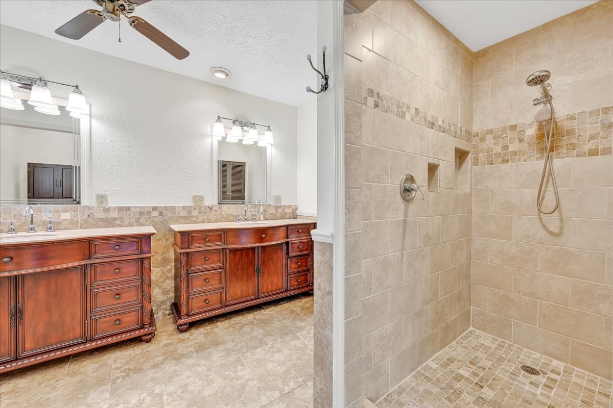 5384 Colony Rd