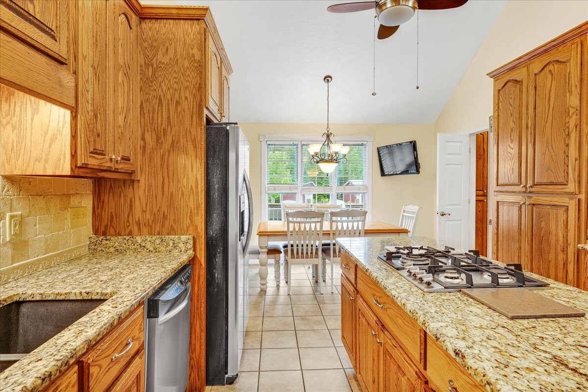 5384 Colony Rd