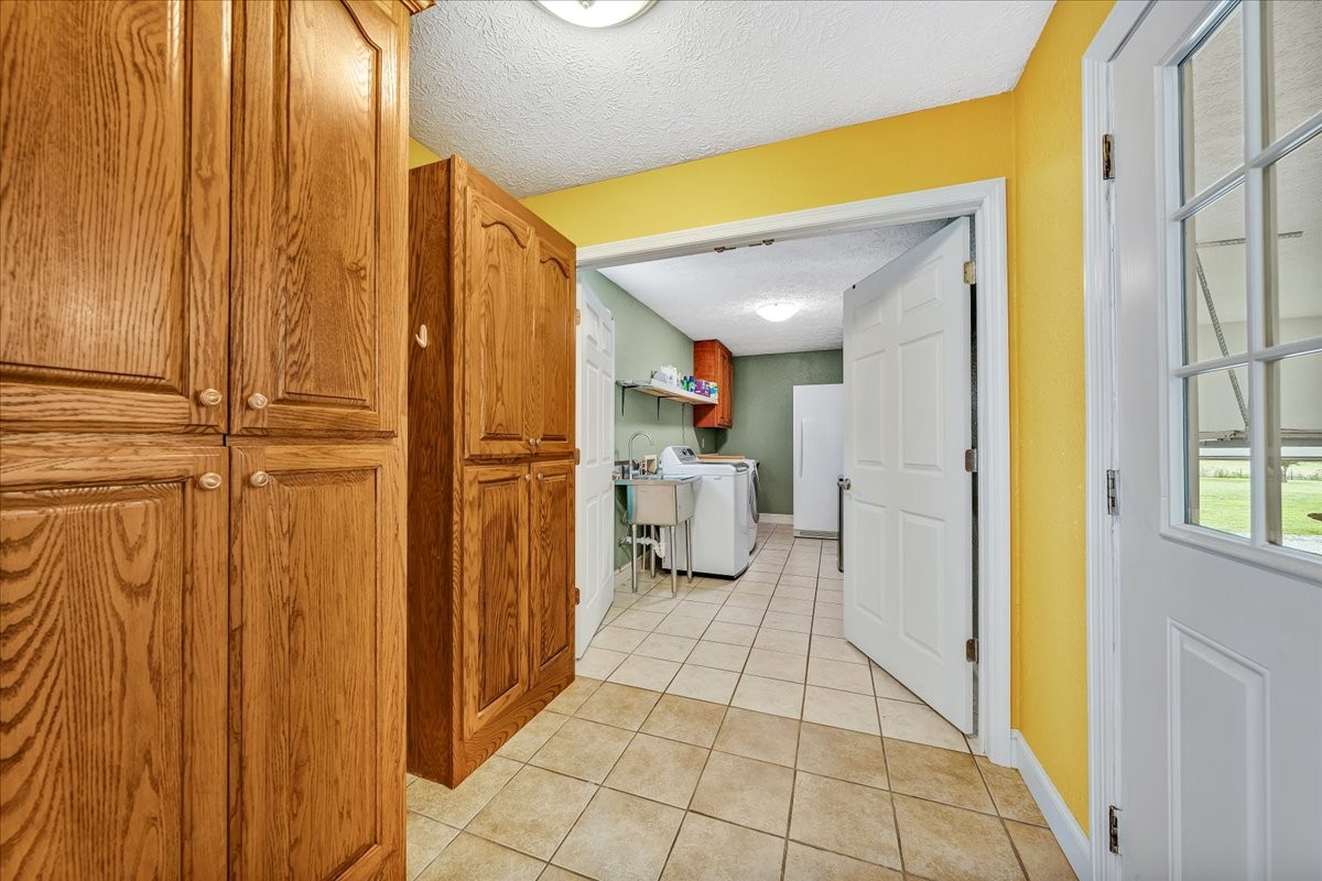 5384 Colony Rd