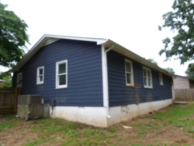 114 Bruce St