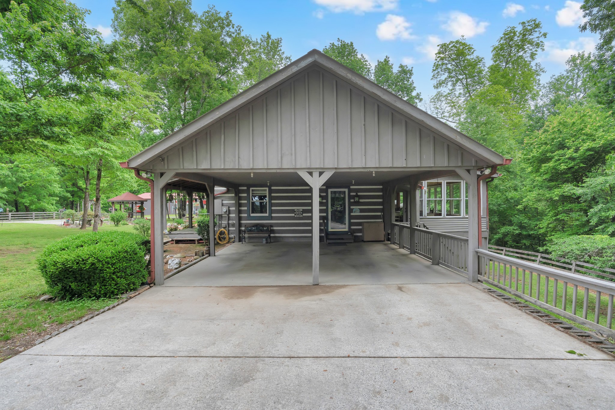 100 Shelton Ln