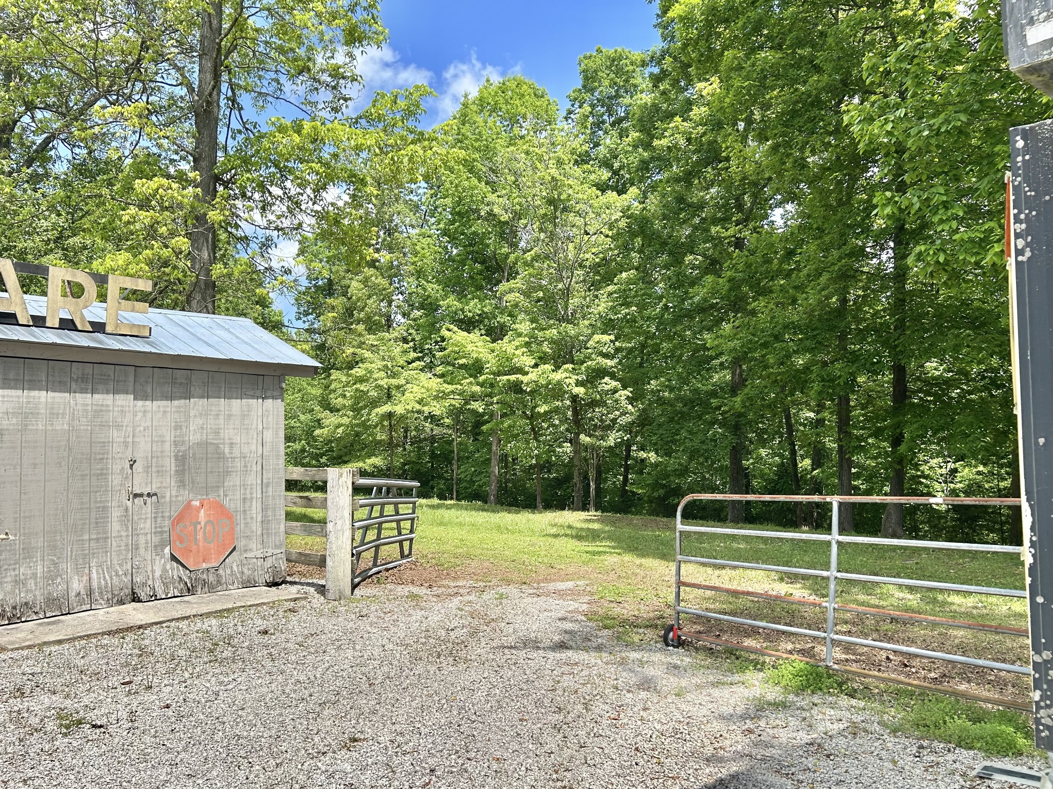100 Shelton Ln