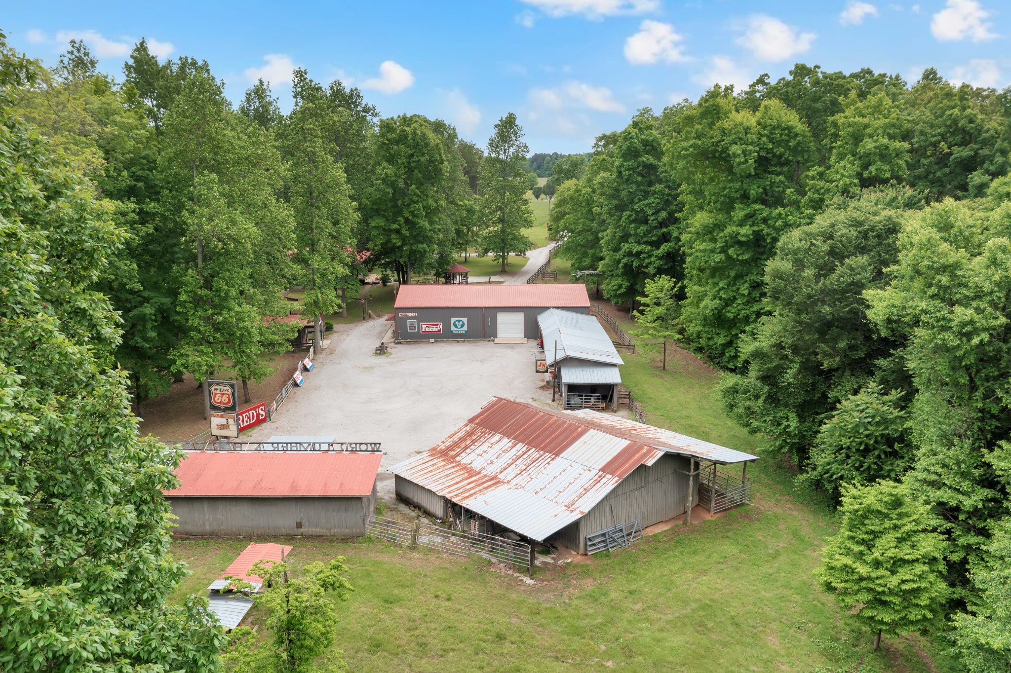 100 Shelton Ln