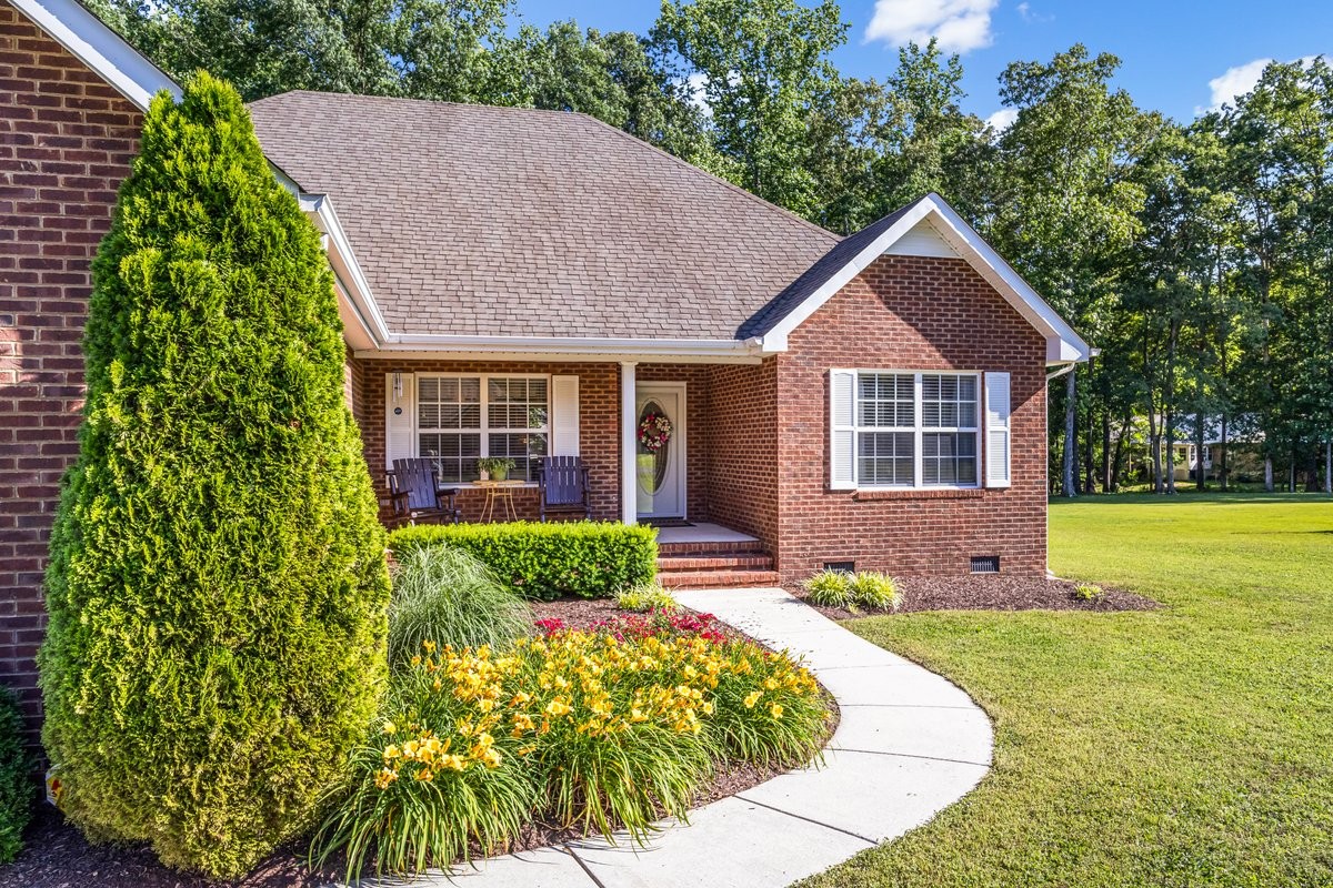 96 Caldwell Dr