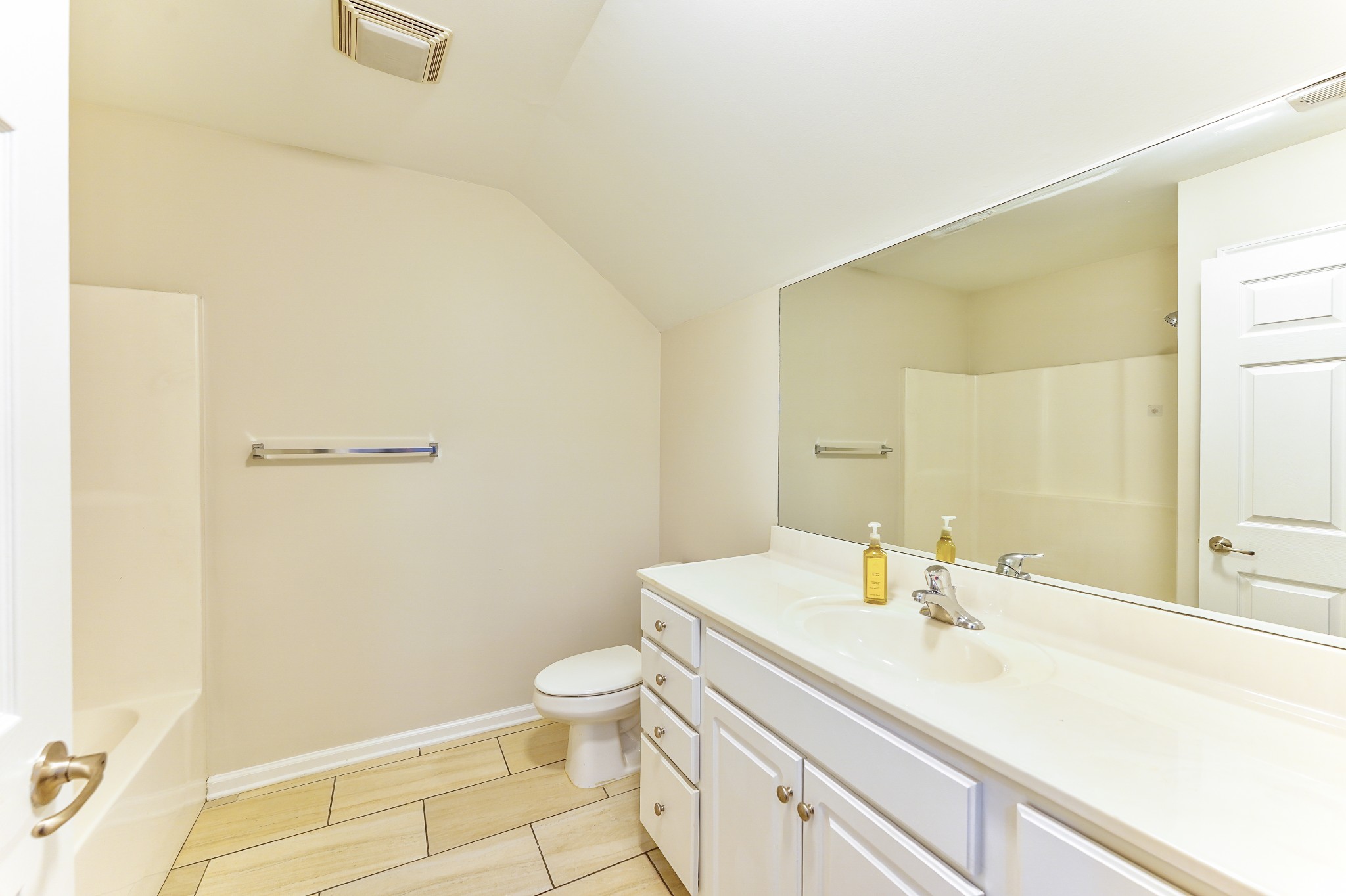 825 S Browns Ln Unit: 1904