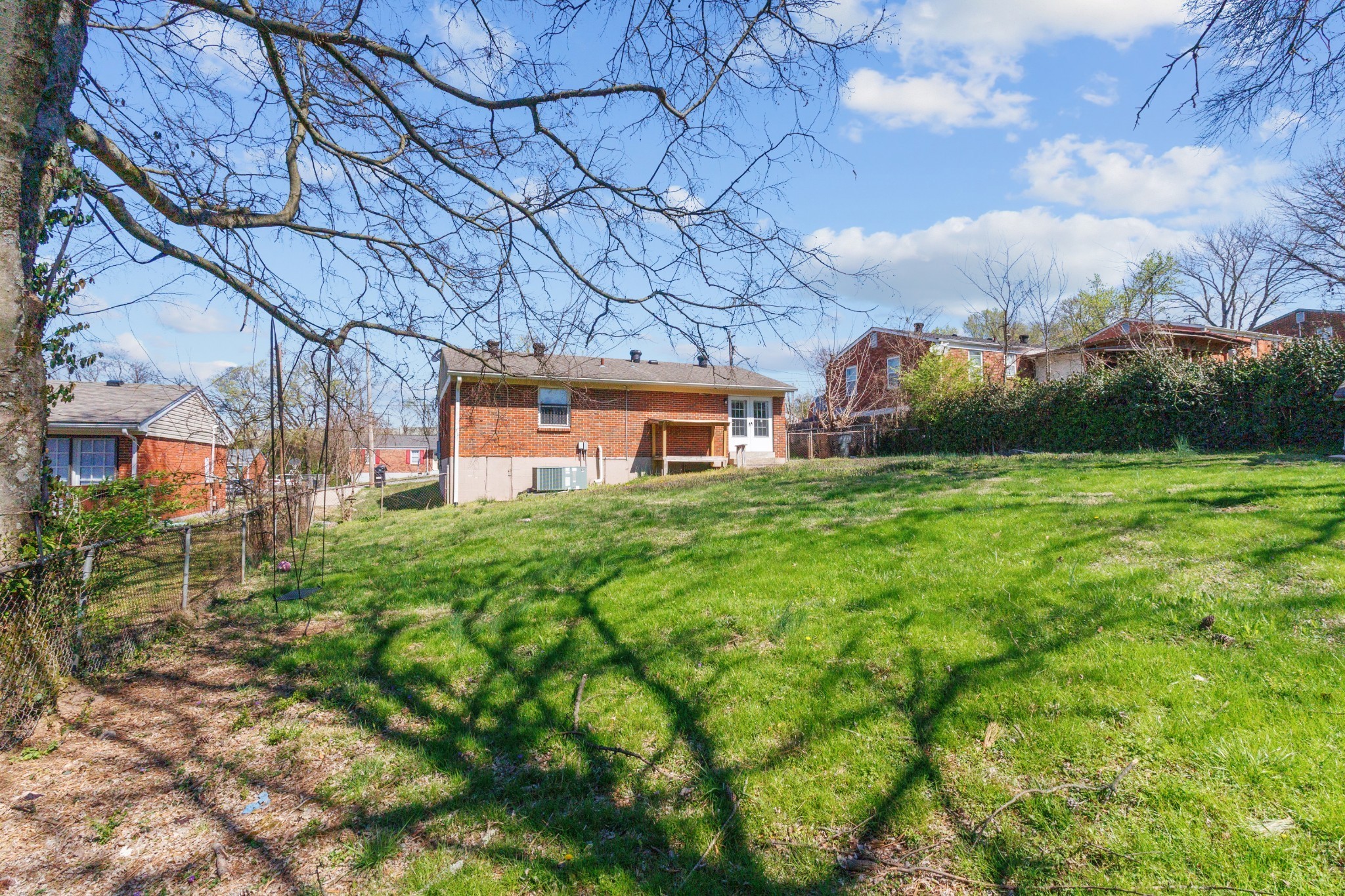 1923 Dabbs Ave