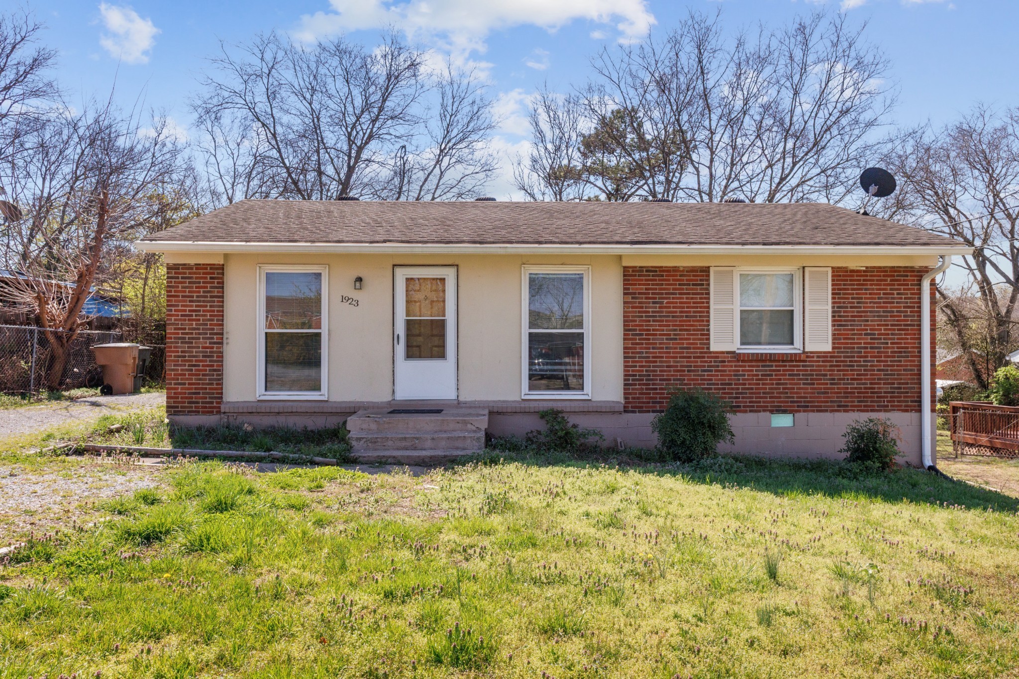 1923 Dabbs Ave