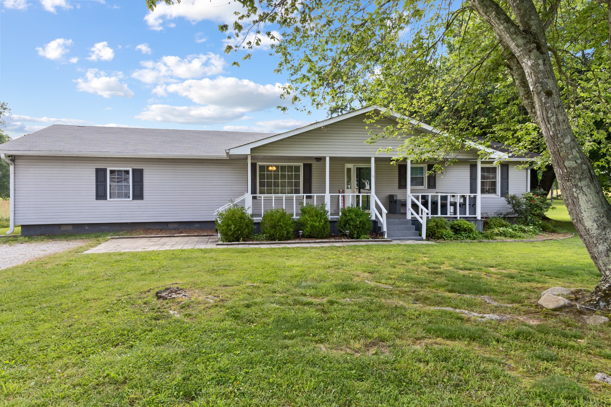 230 Lee Ln