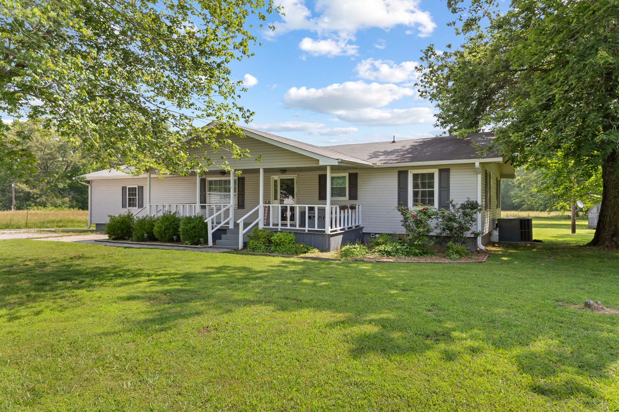 230 Lee Ln