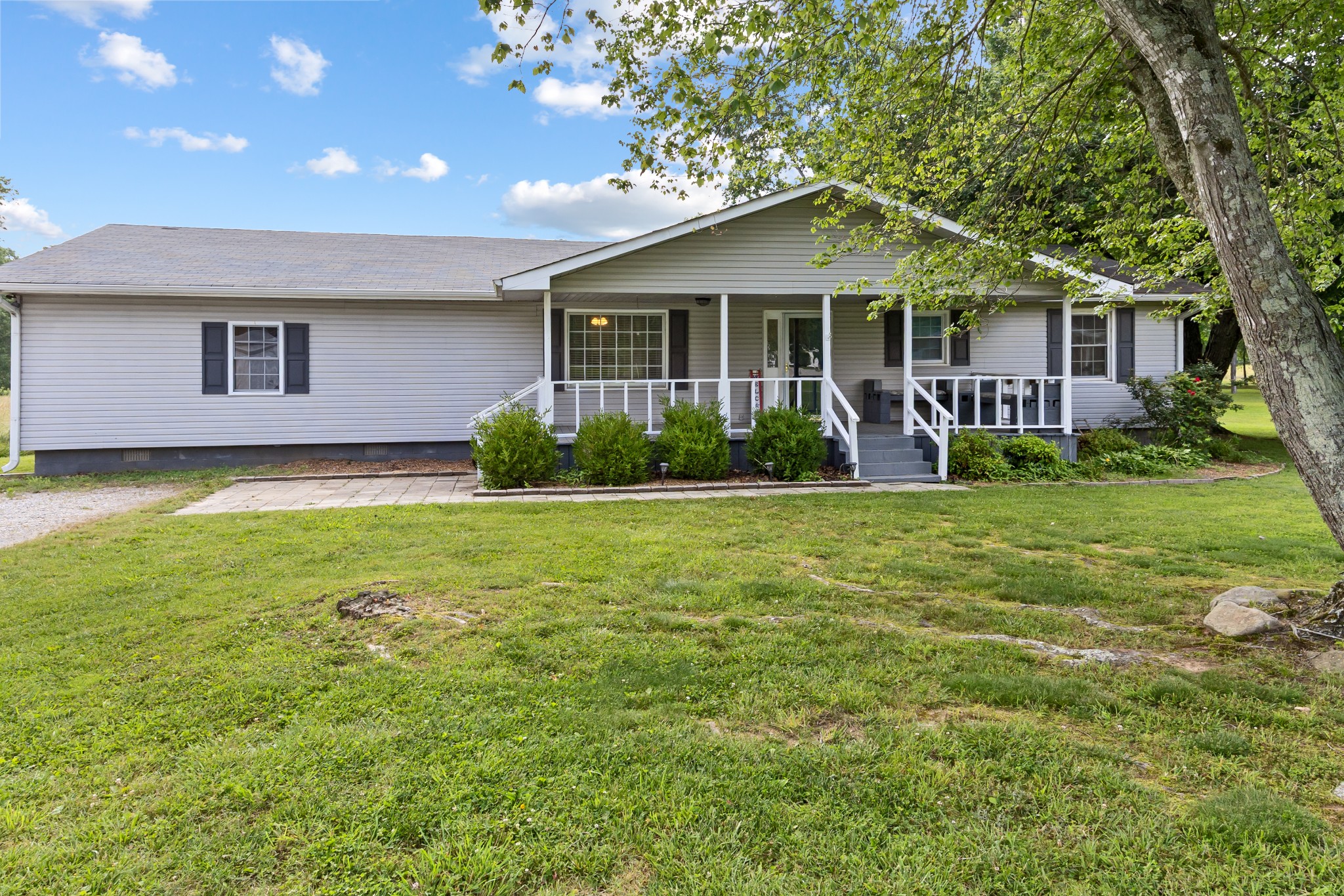 230 Lee Ln