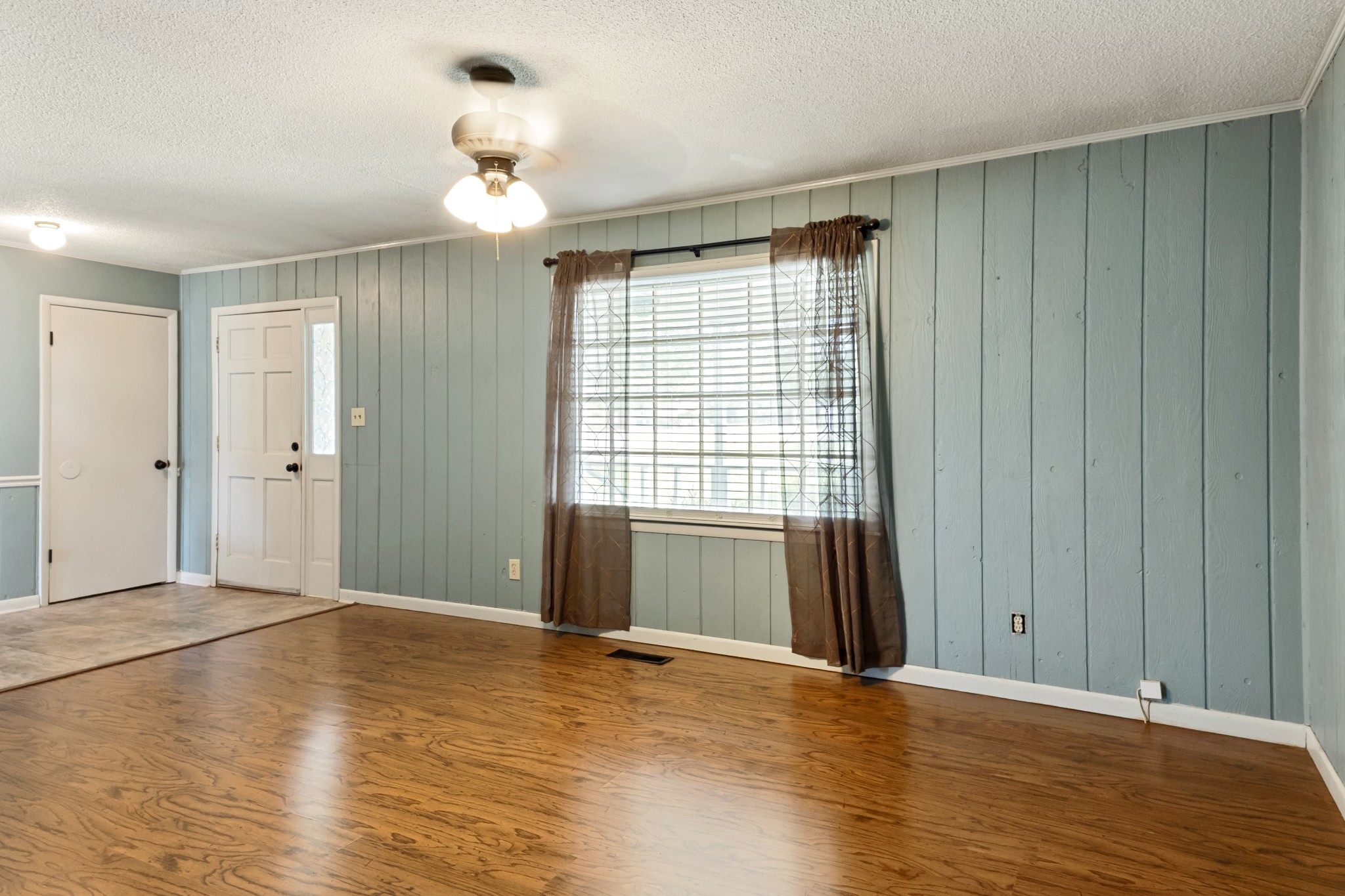 230 Lee Ln