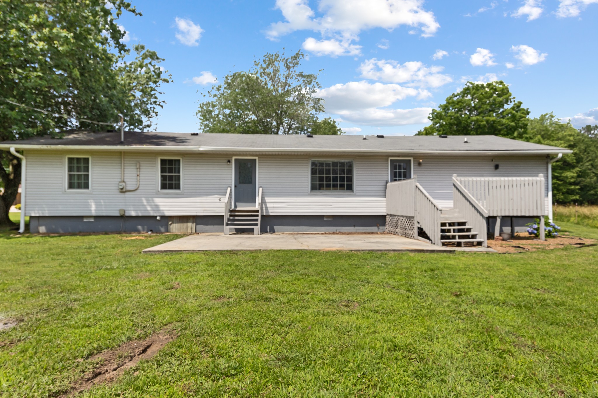 230 Lee Ln