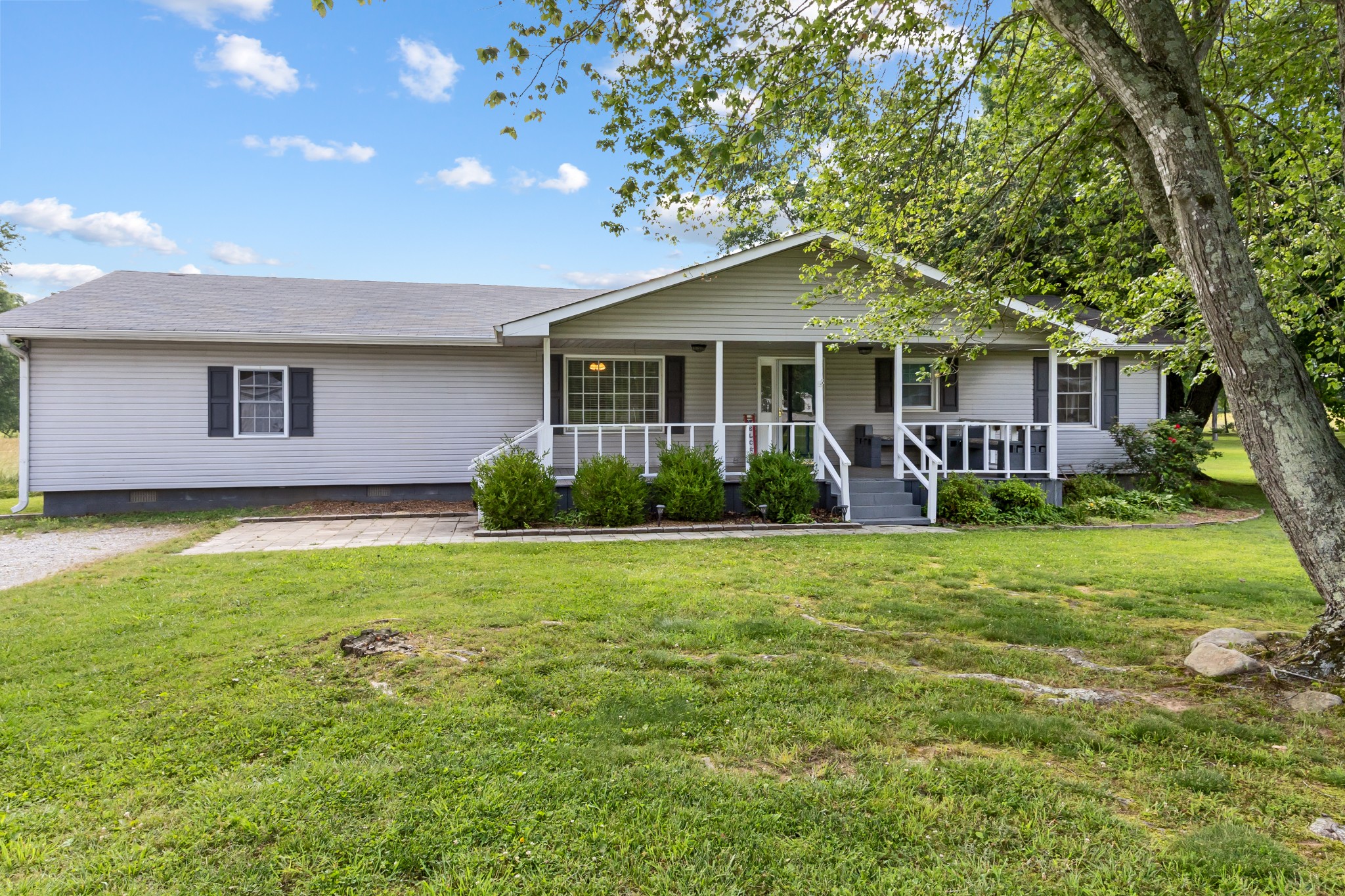 230 Lee Ln