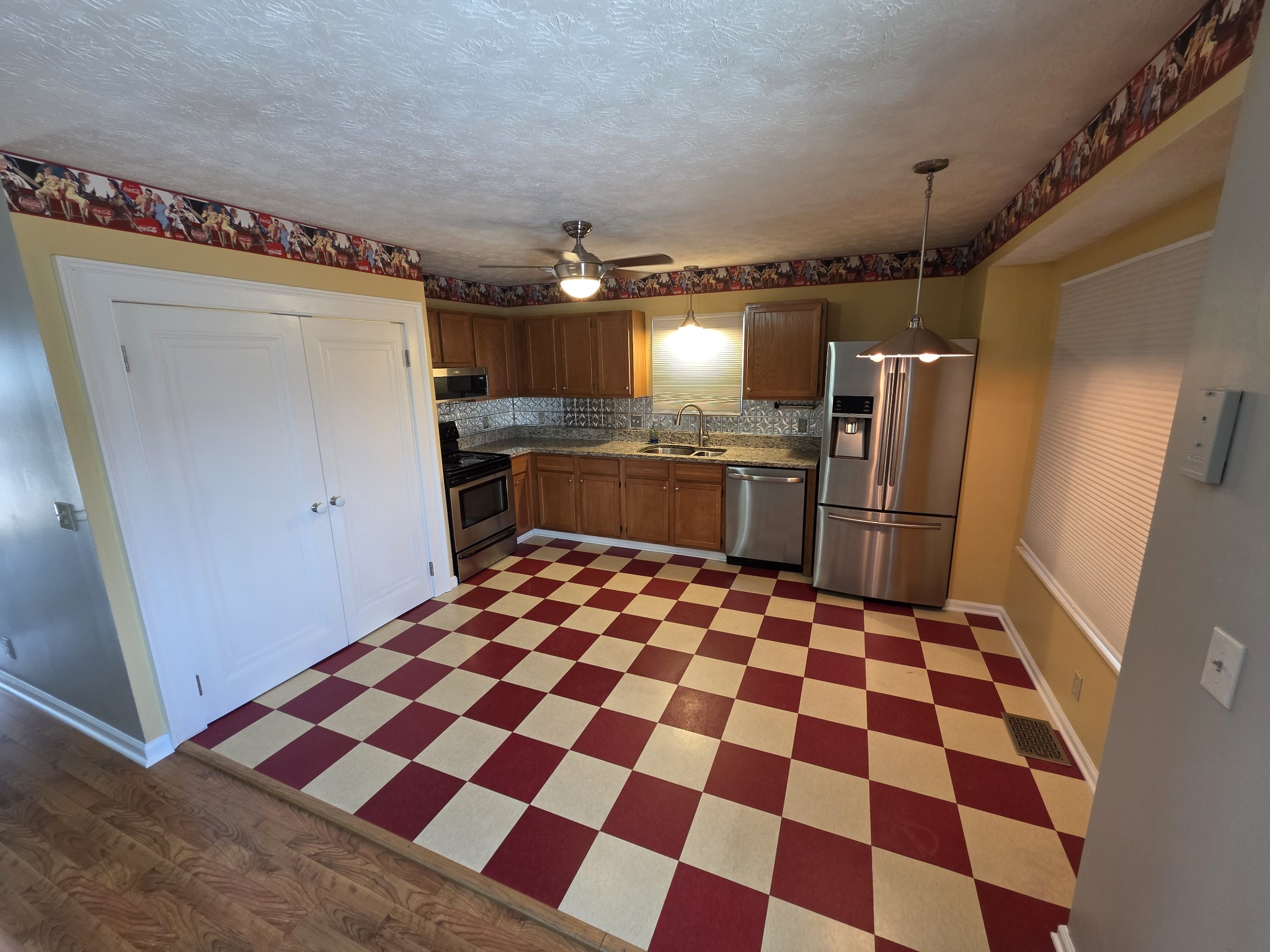 400 Elaine Ct