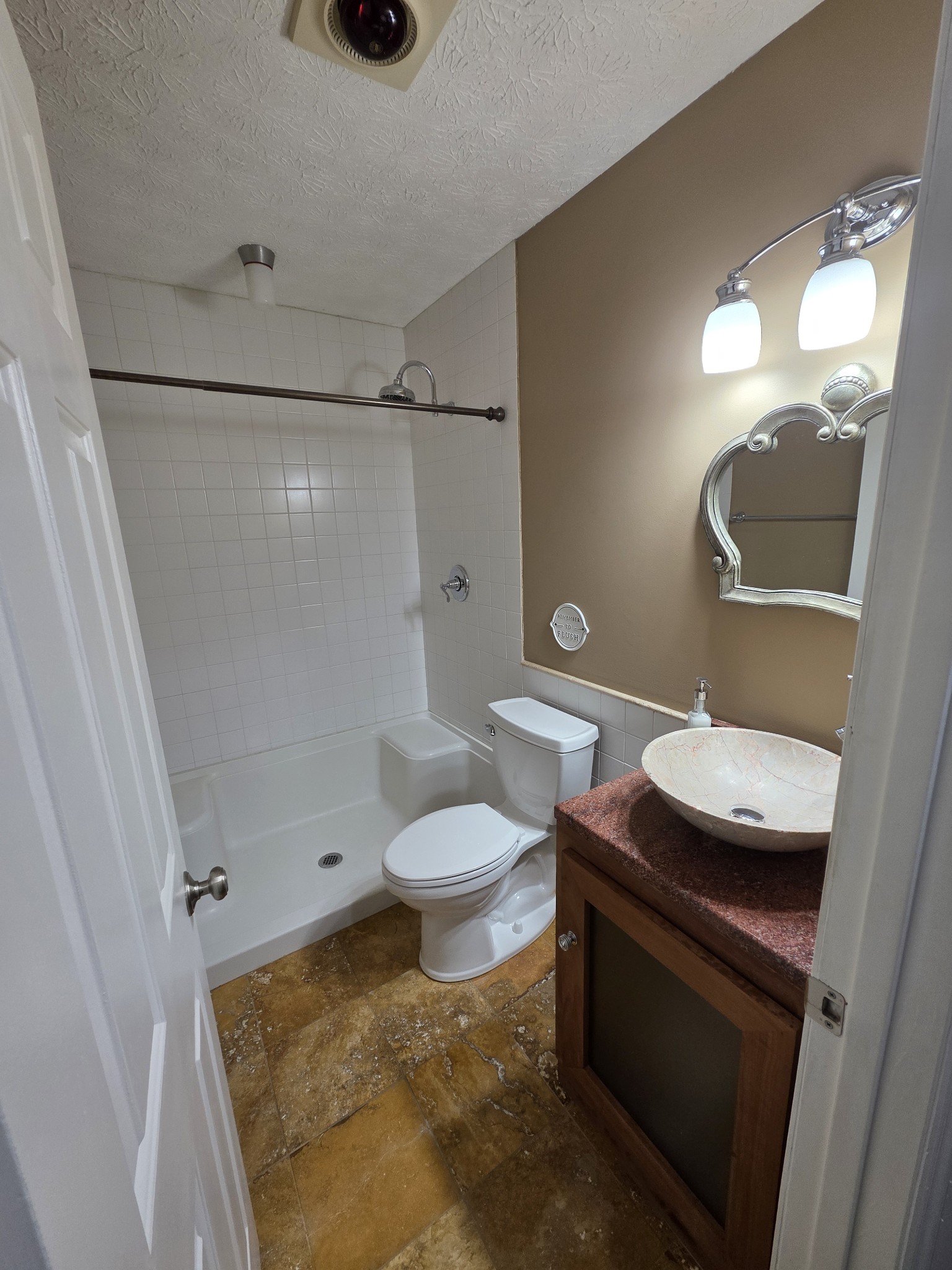 400 Elaine Ct