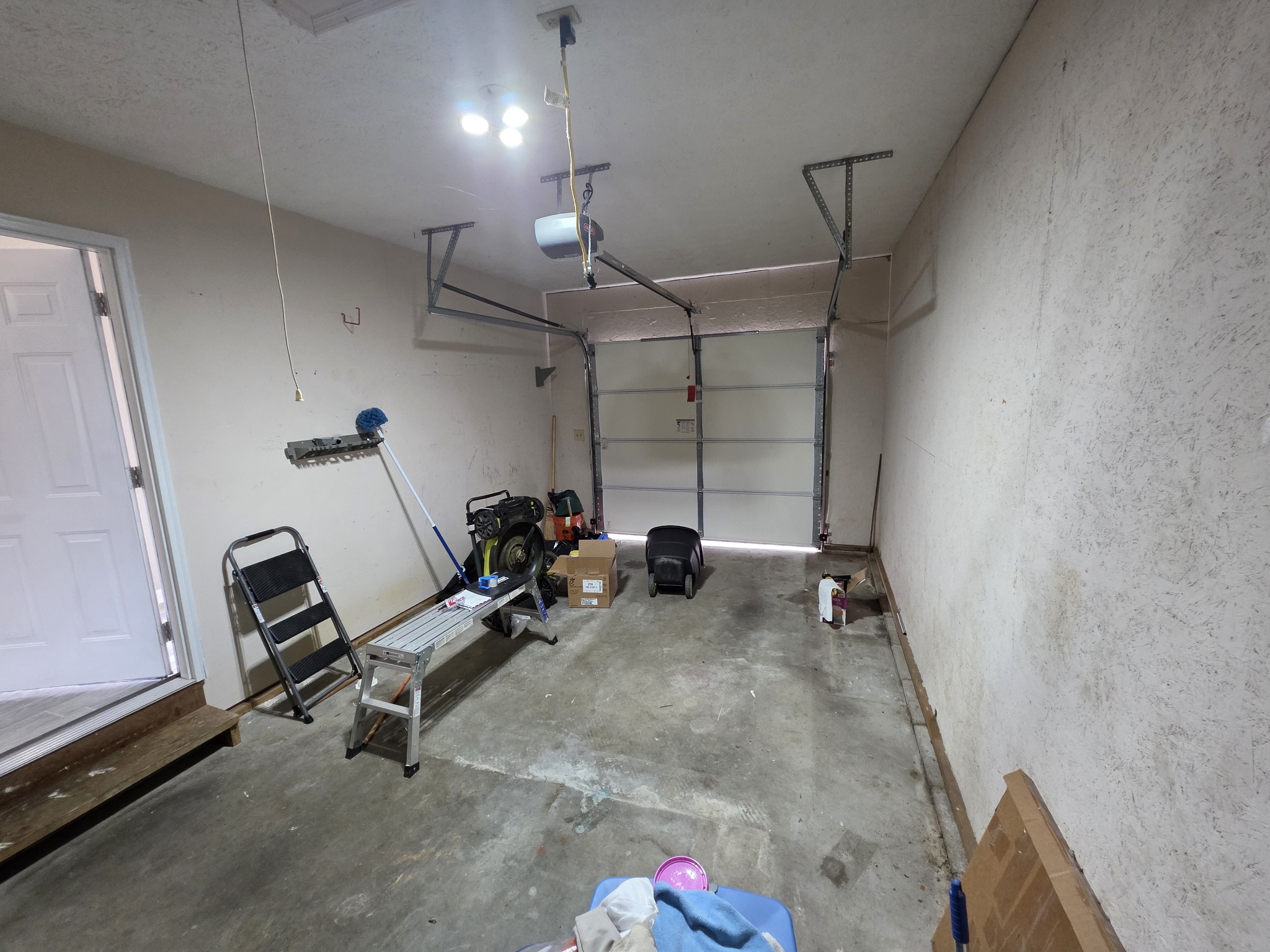 400 Elaine Ct