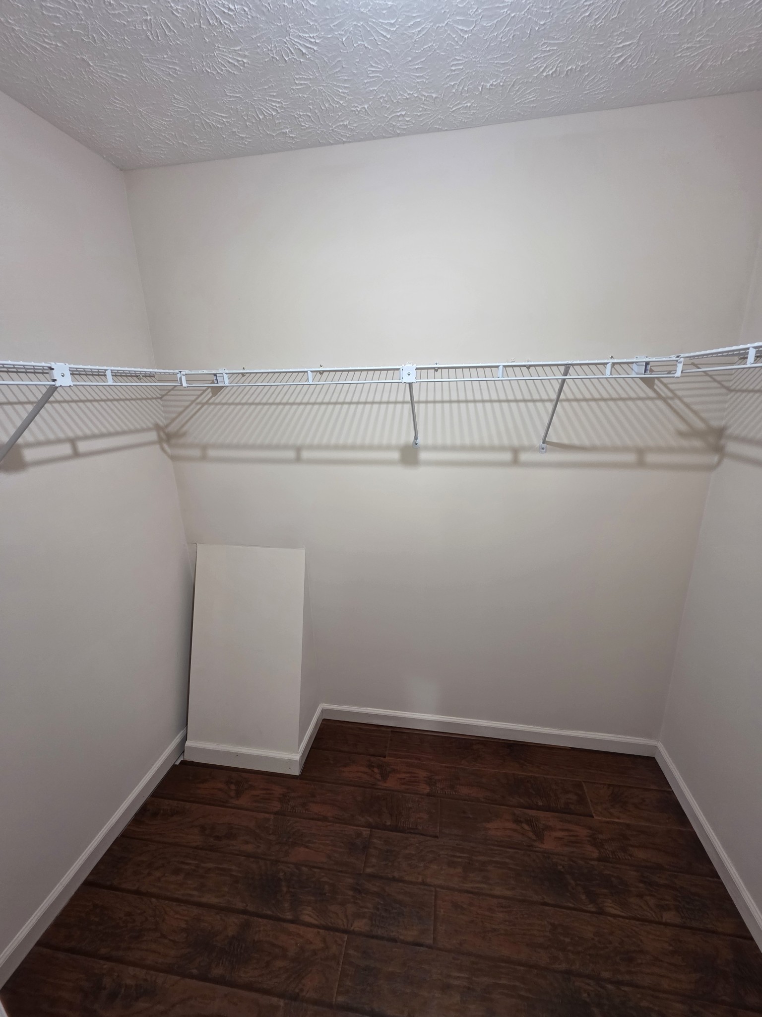 400 Elaine Ct