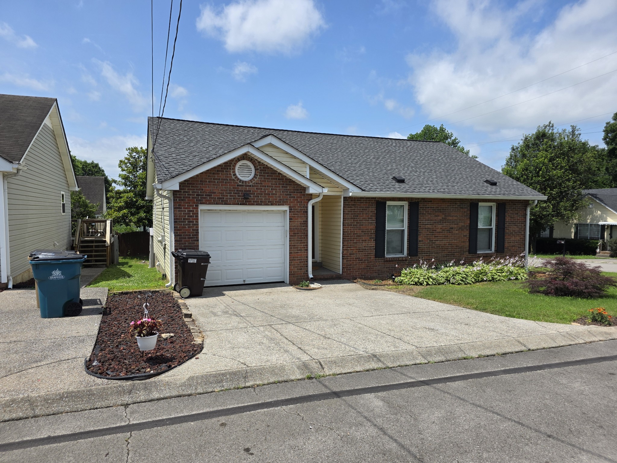 400 Elaine Ct