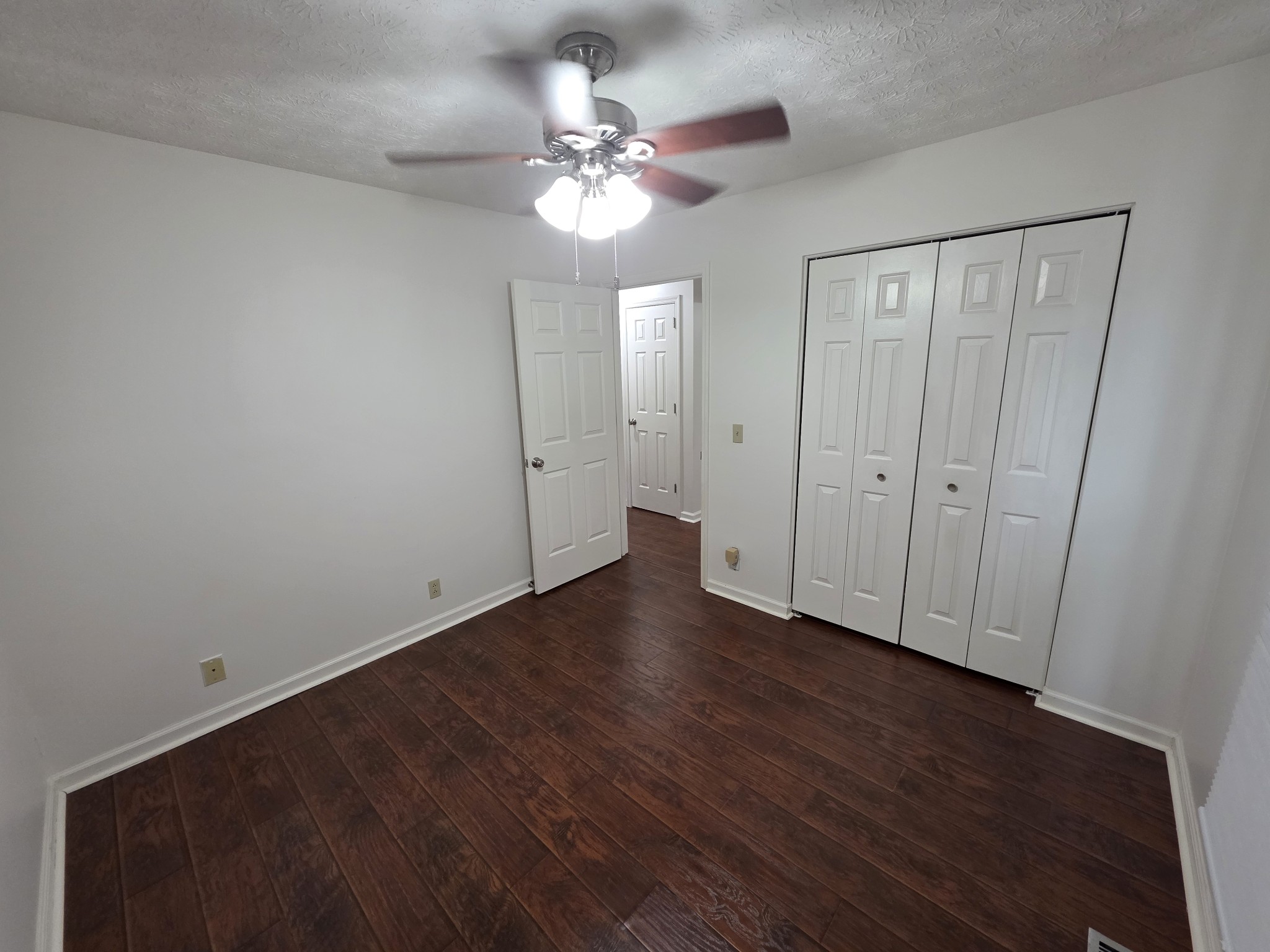400 Elaine Ct