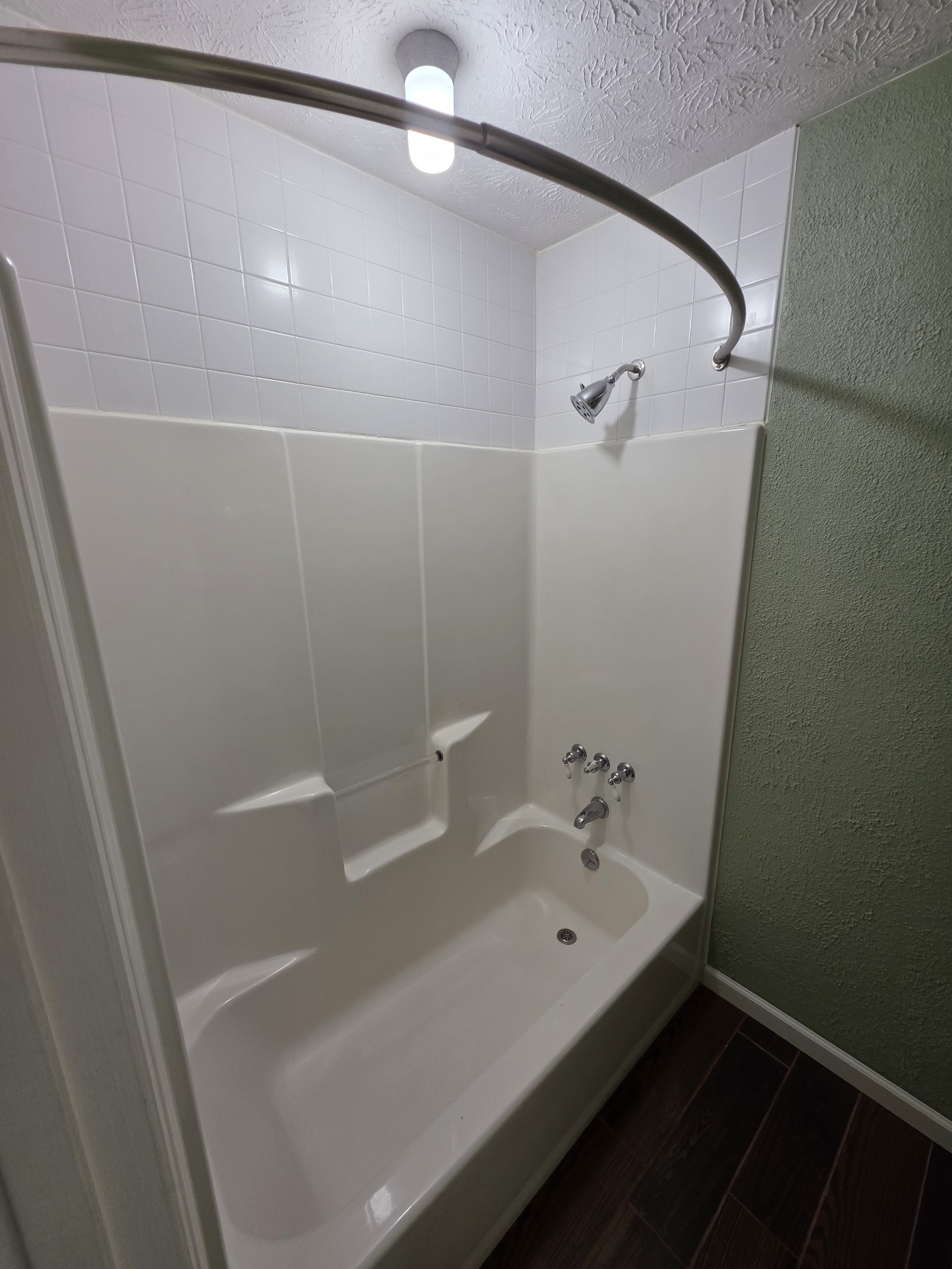 400 Elaine Ct