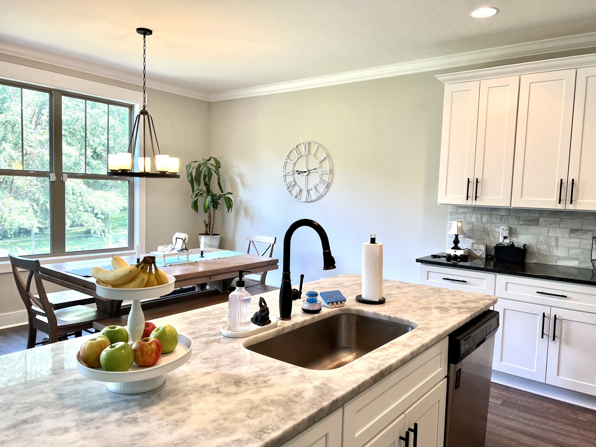 426 Tapestry Pl