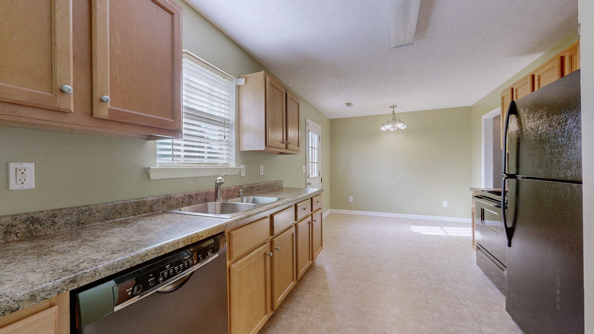 1040 Auldridge Dr