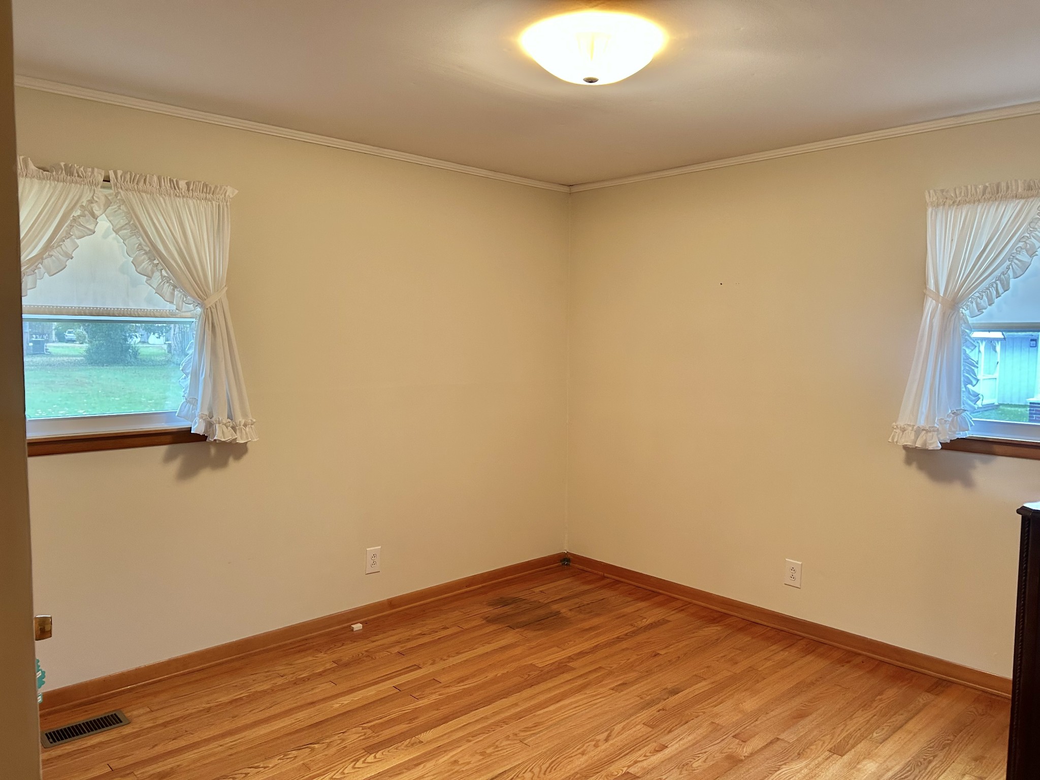 119 Elkins St
