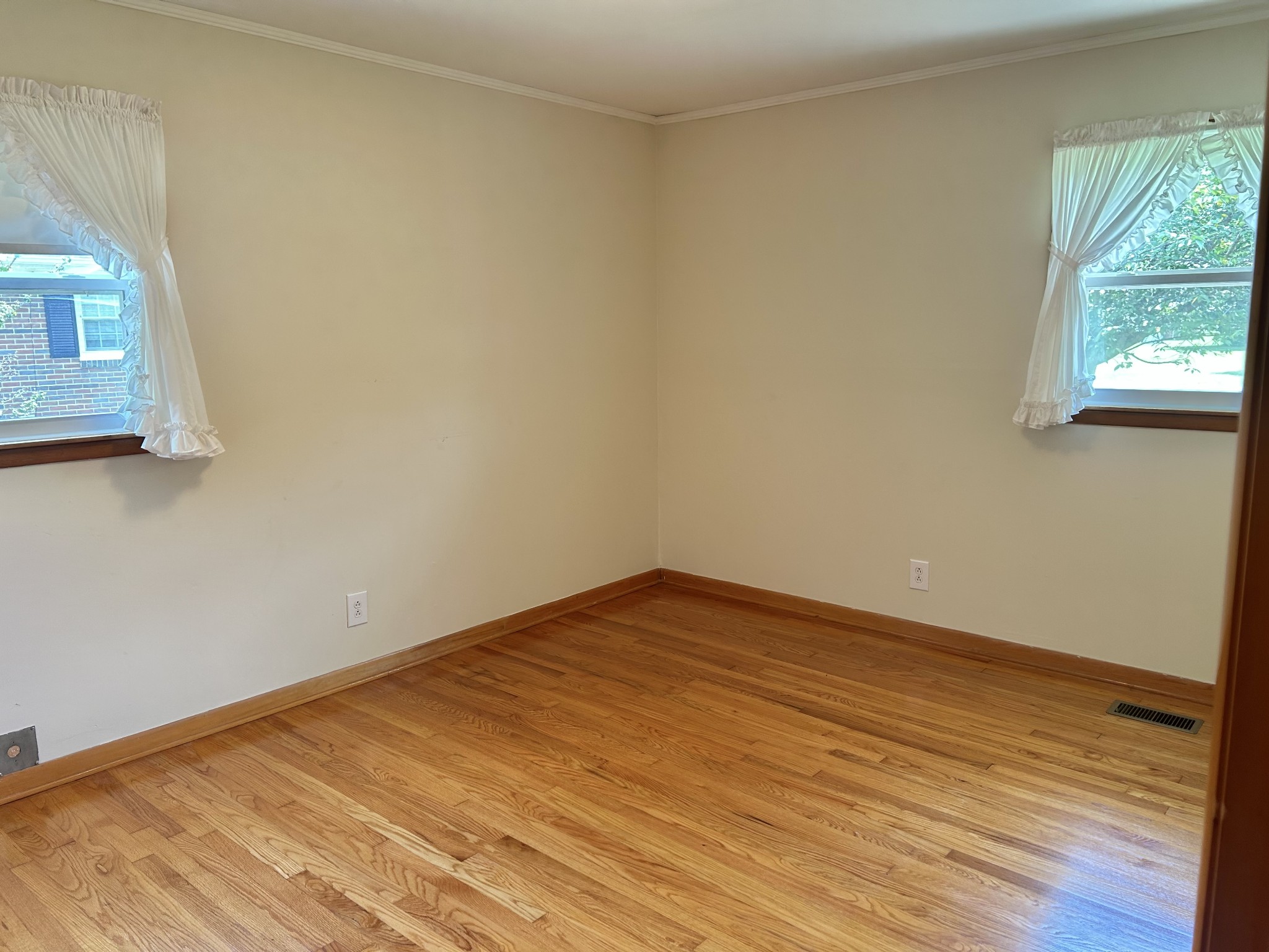 119 Elkins St