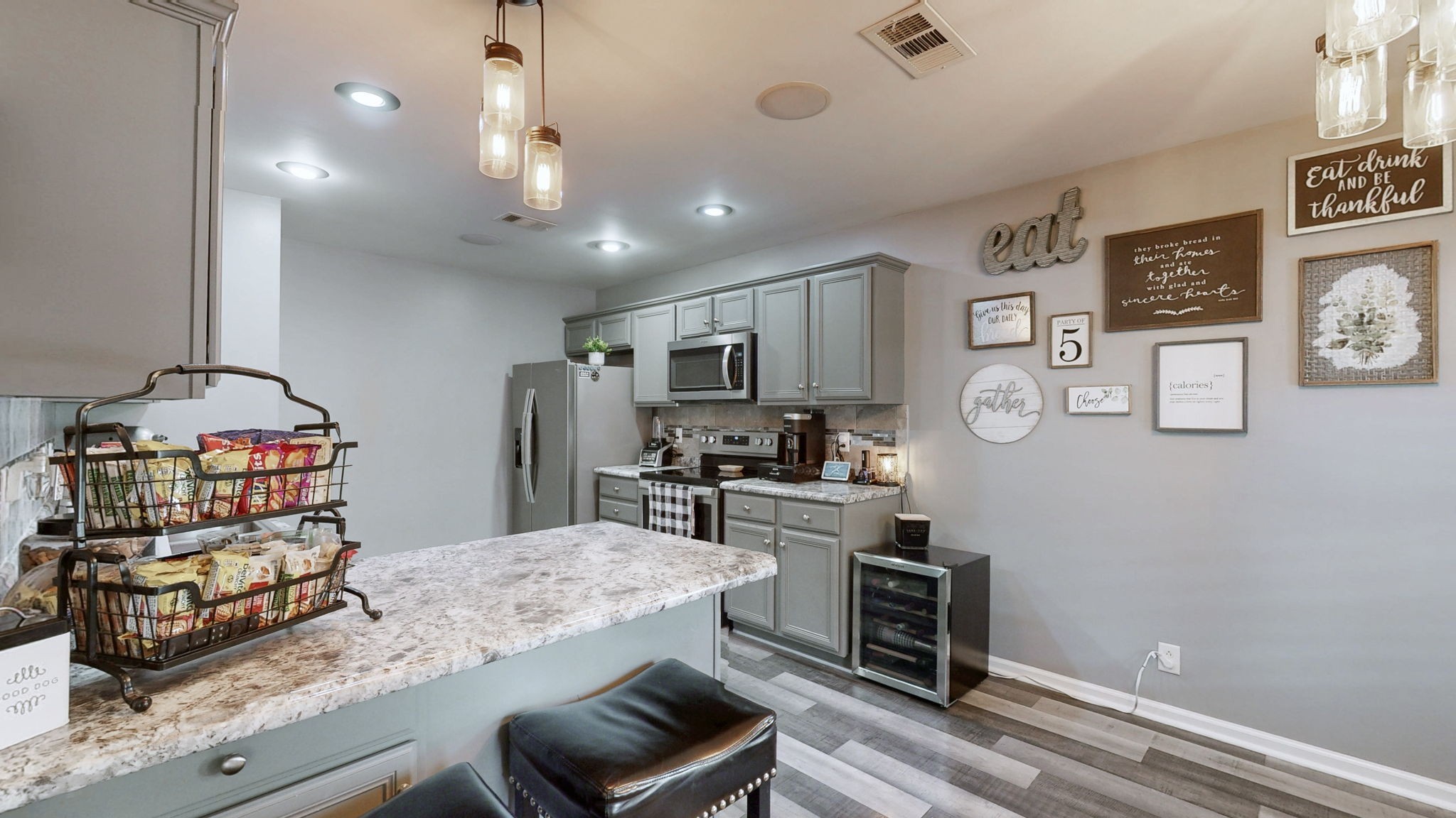 2111 Saint Andrews Dr