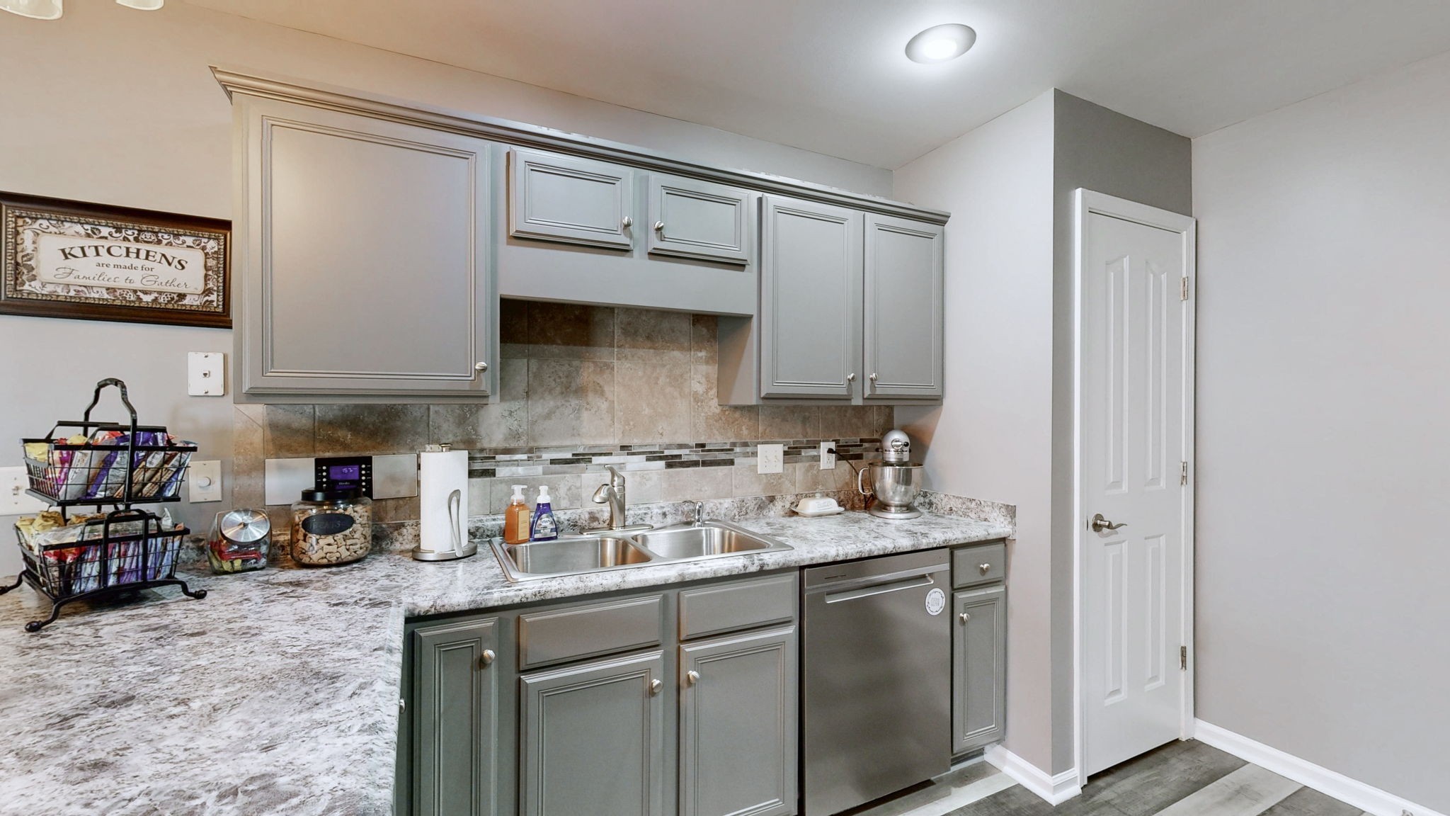 2111 Saint Andrews Dr
