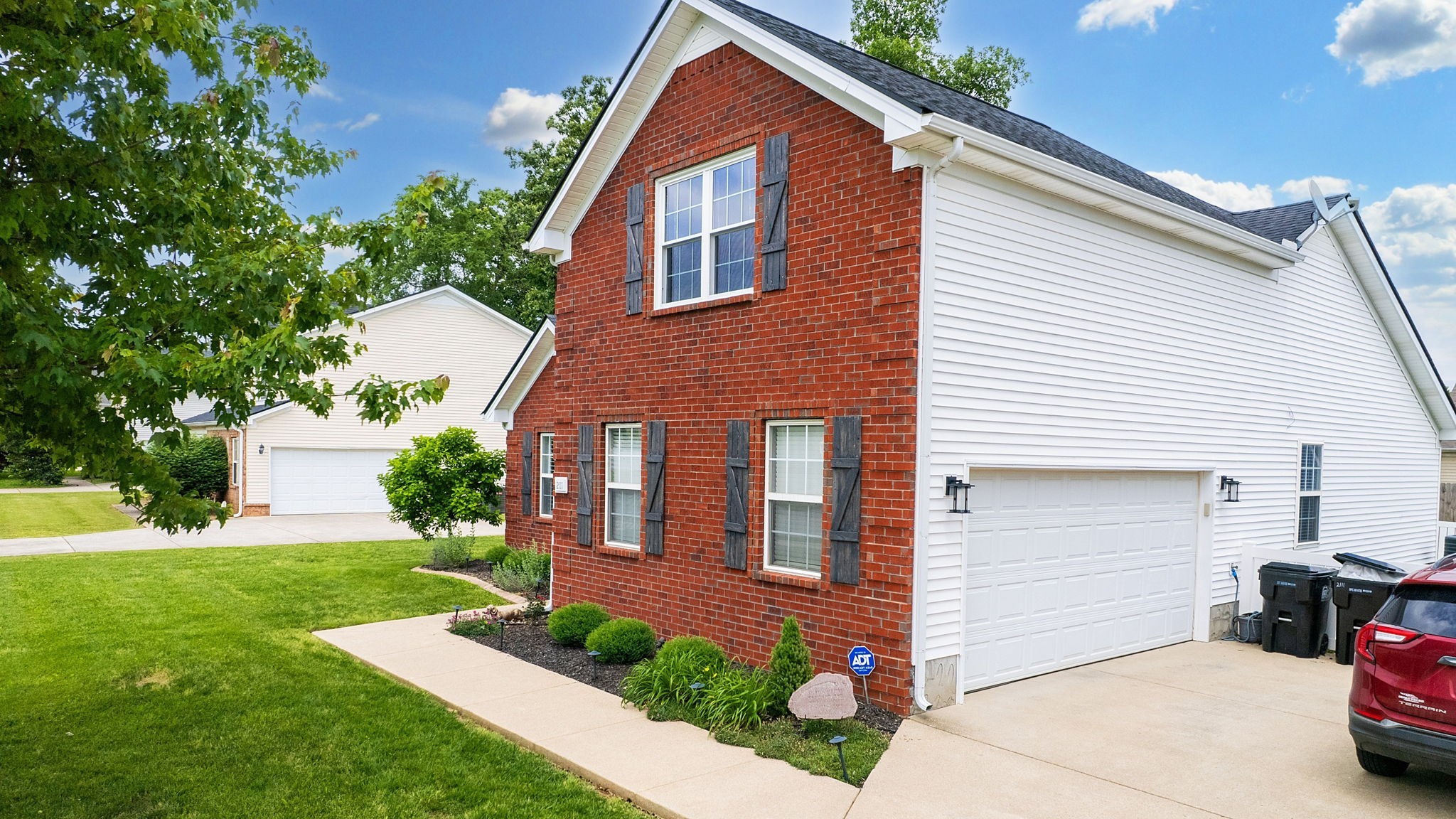 2111 Saint Andrews Dr