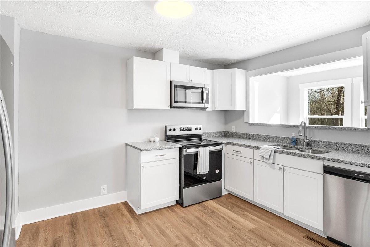 252 Fredonia Rd