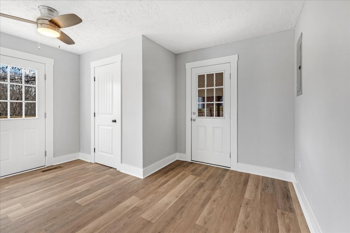252 Fredonia Rd