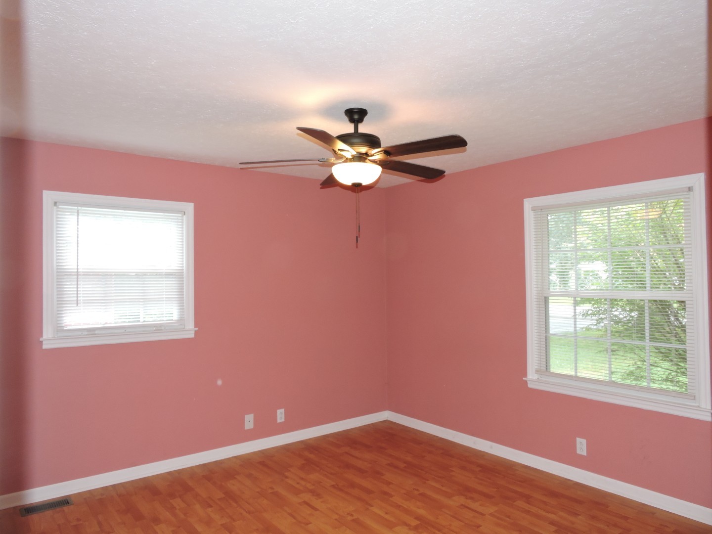1304 Oak Dr
