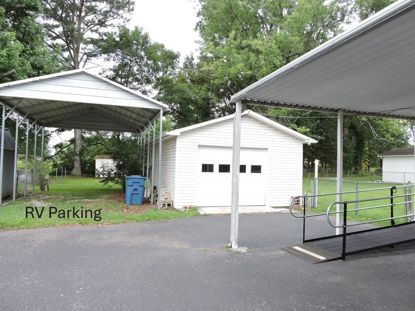 1304 Oak Dr