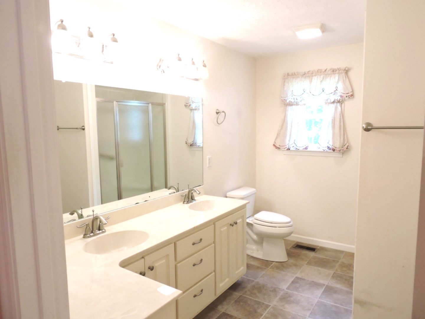 1304 Oak Dr