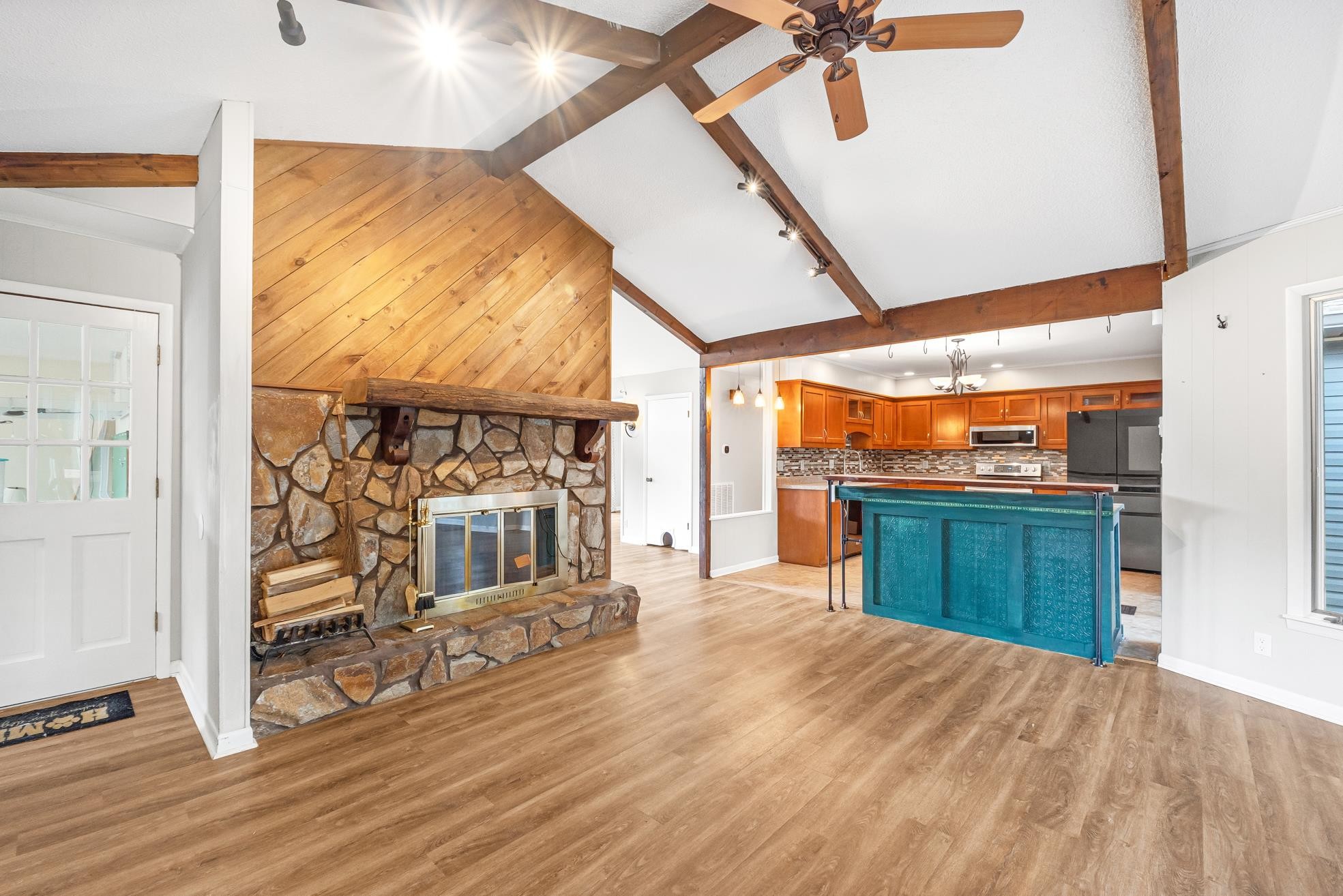 106 Autumn Ln