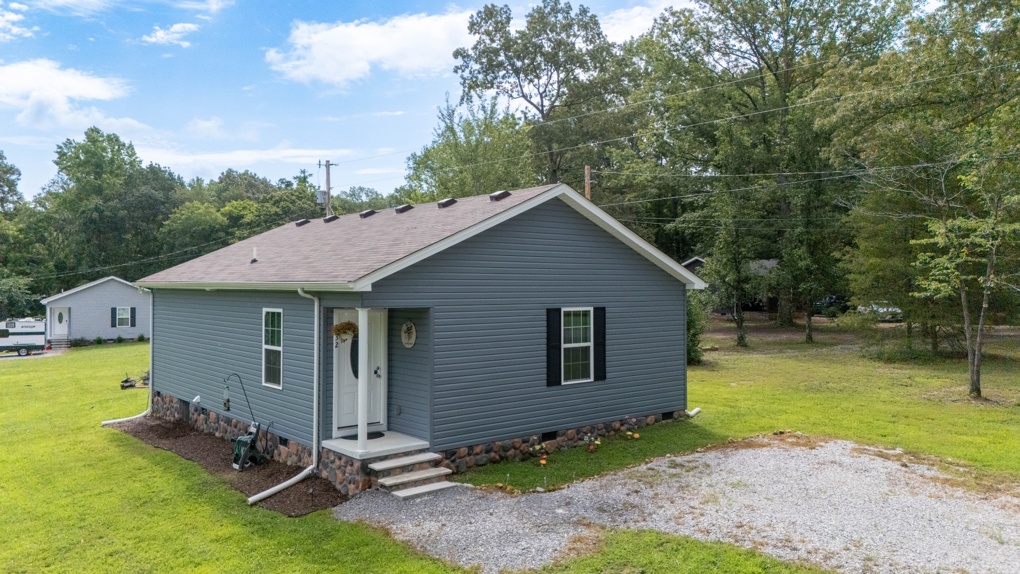 332 Riddle Ln