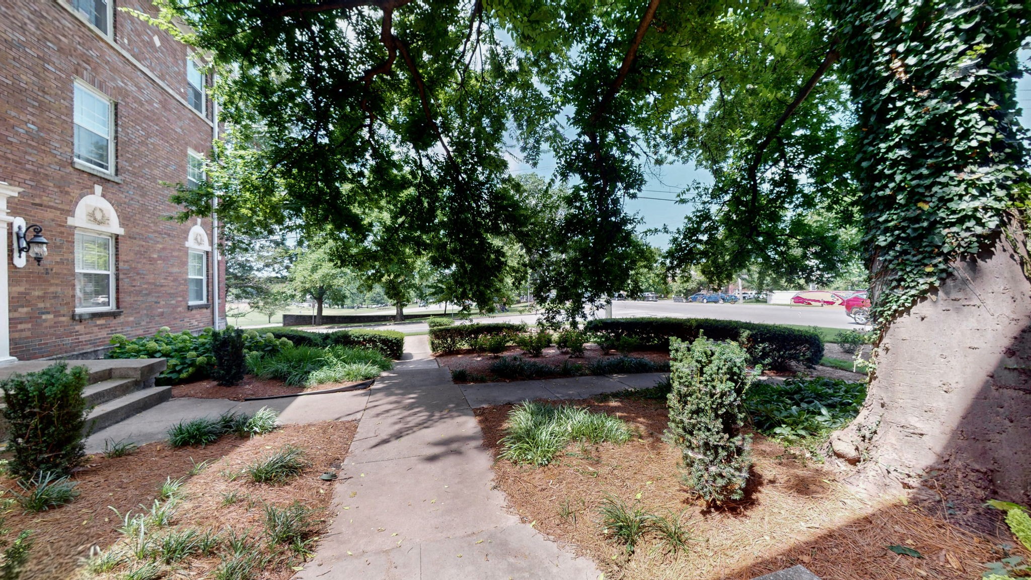 3525 West End Ave Unit: 1D