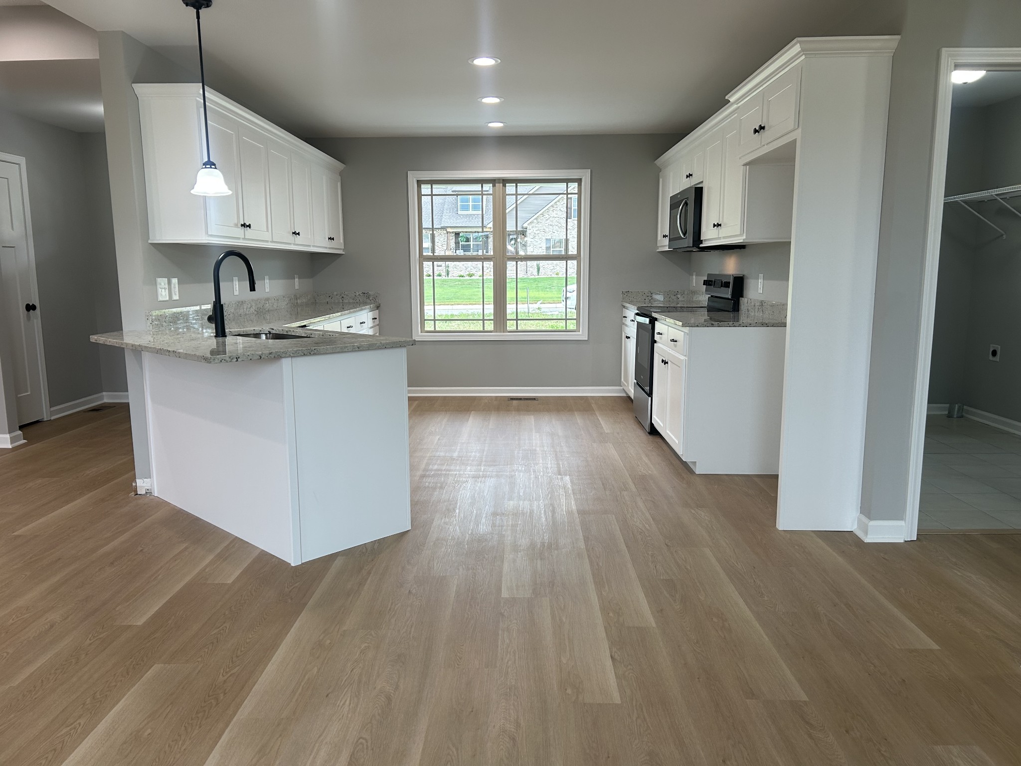 255 Randall Ln