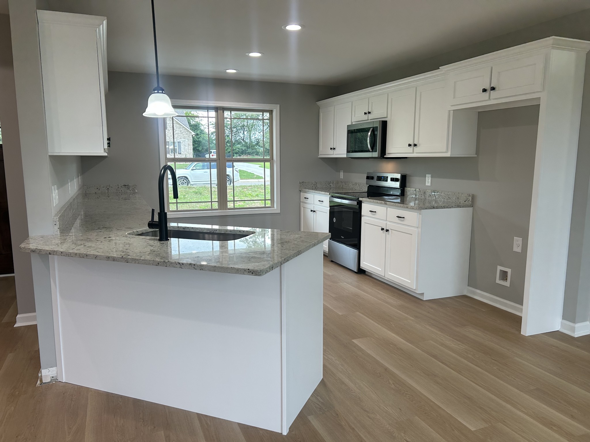 255 Randall Ln