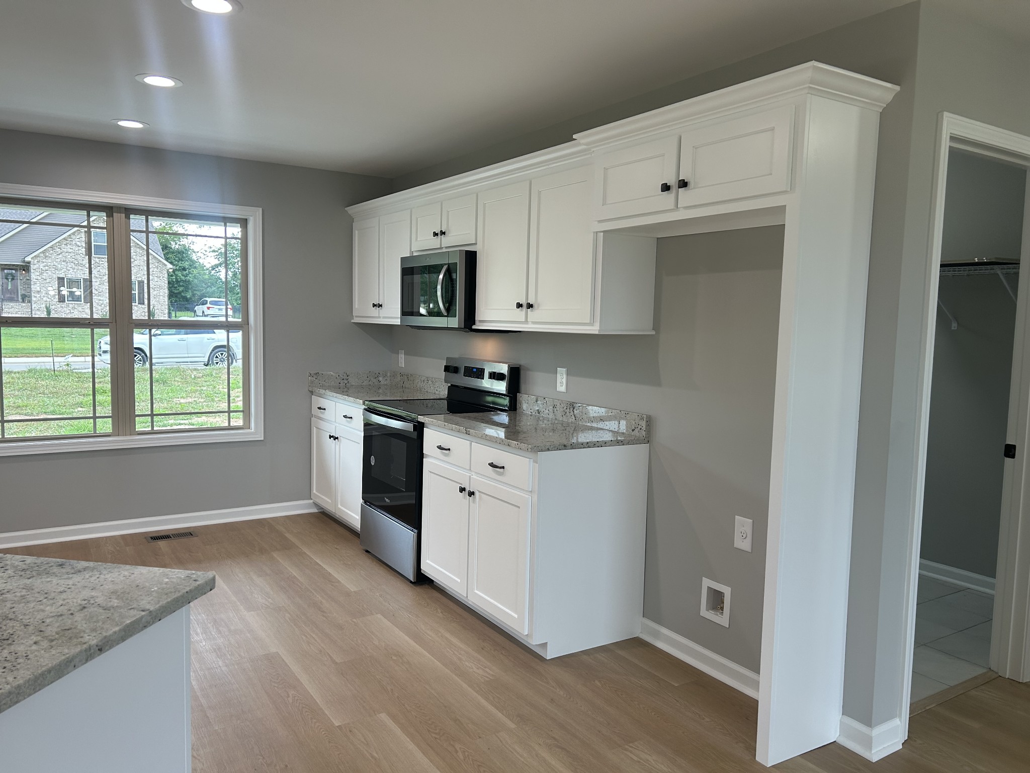 255 Randall Ln