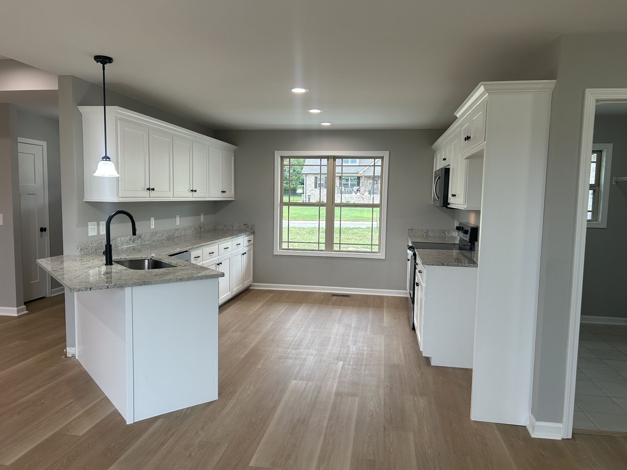 255 Randall Ln