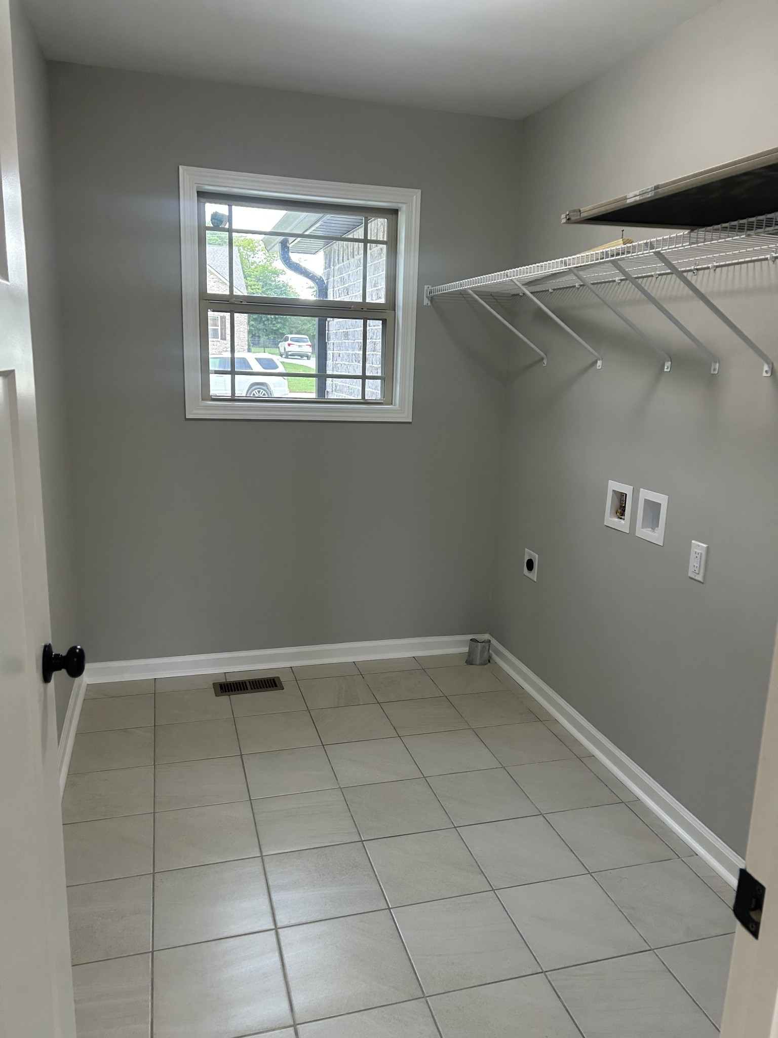 255 Randall Ln