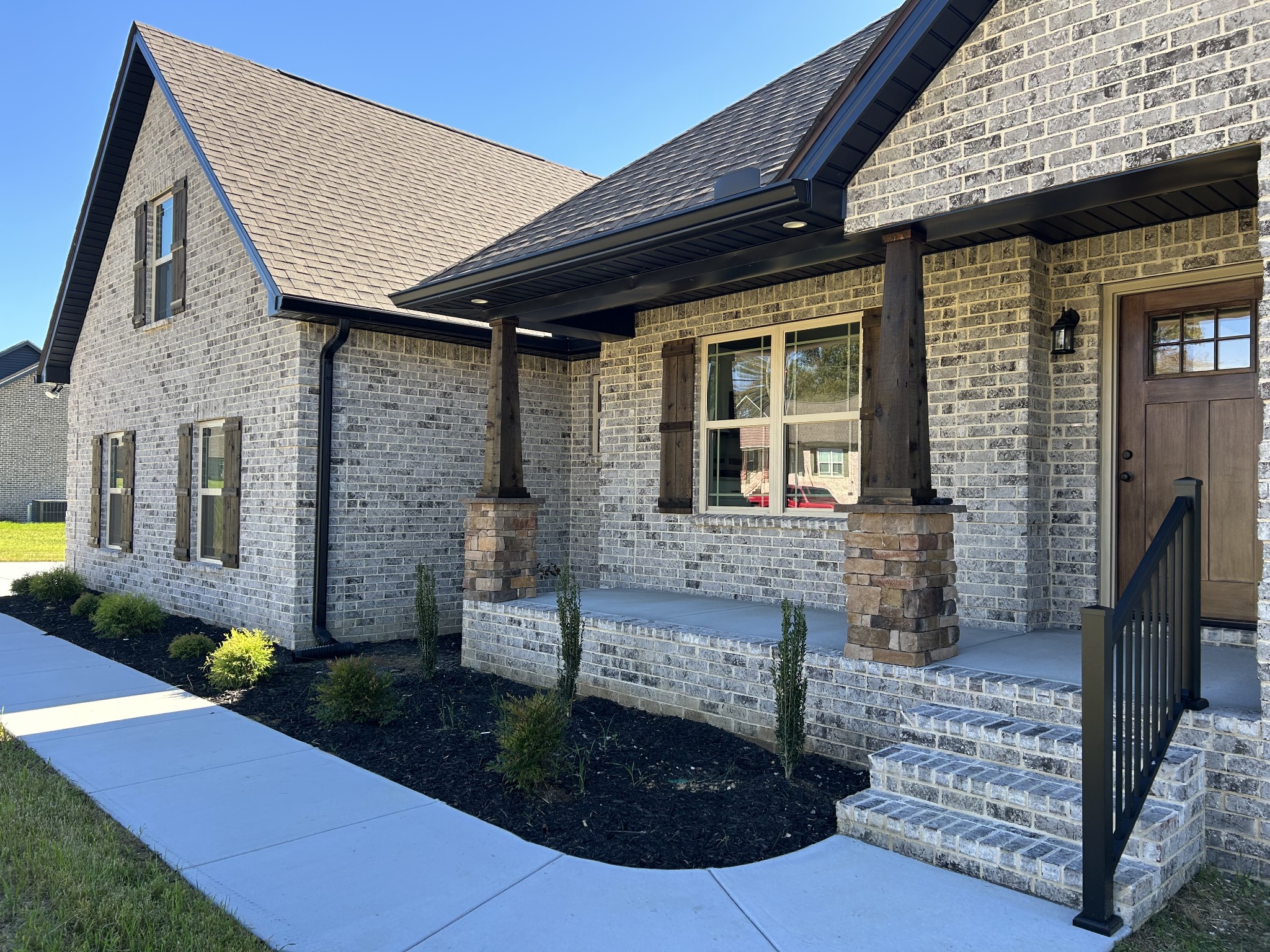 255 Randall Ln