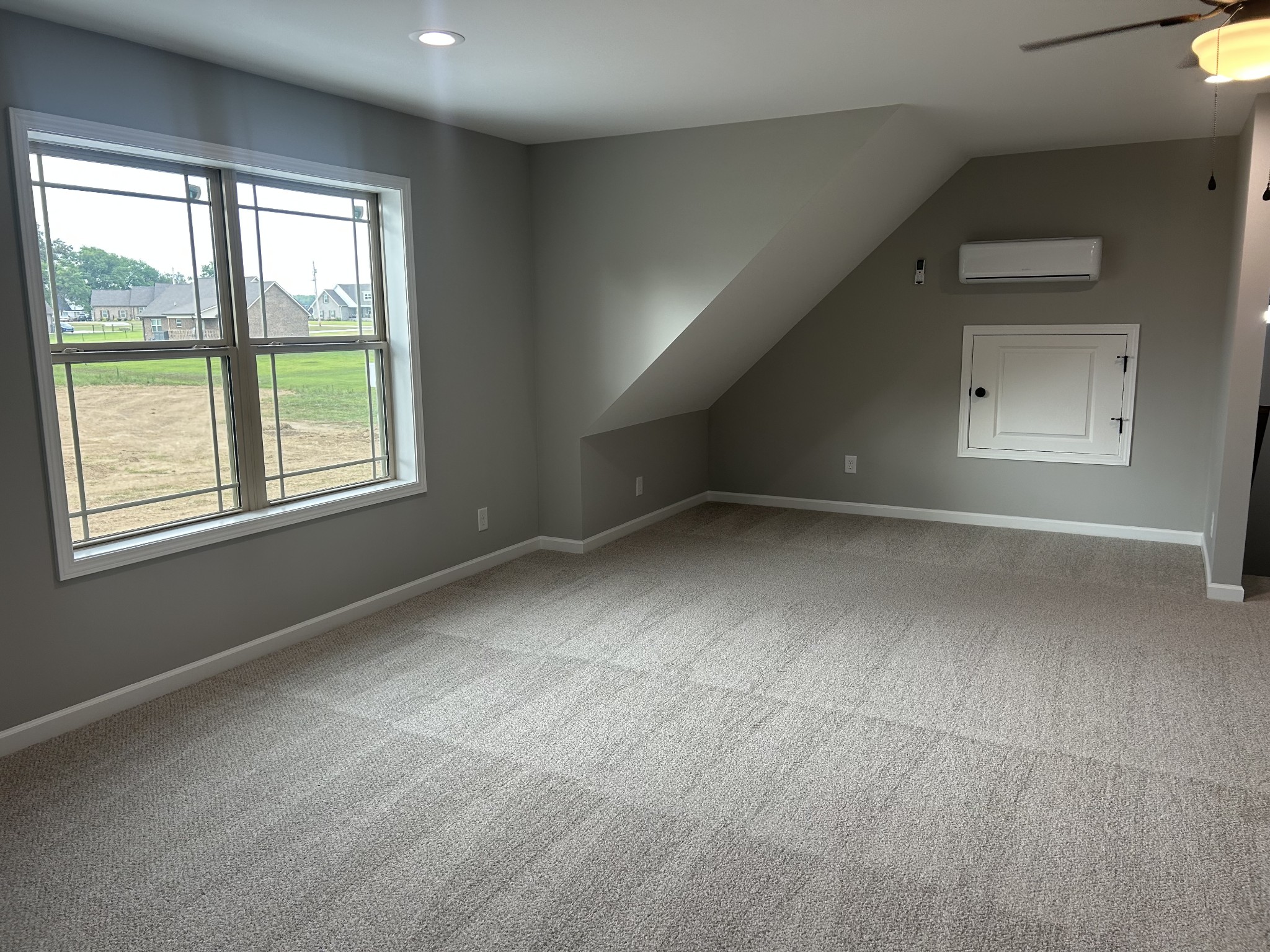 255 Randall Ln