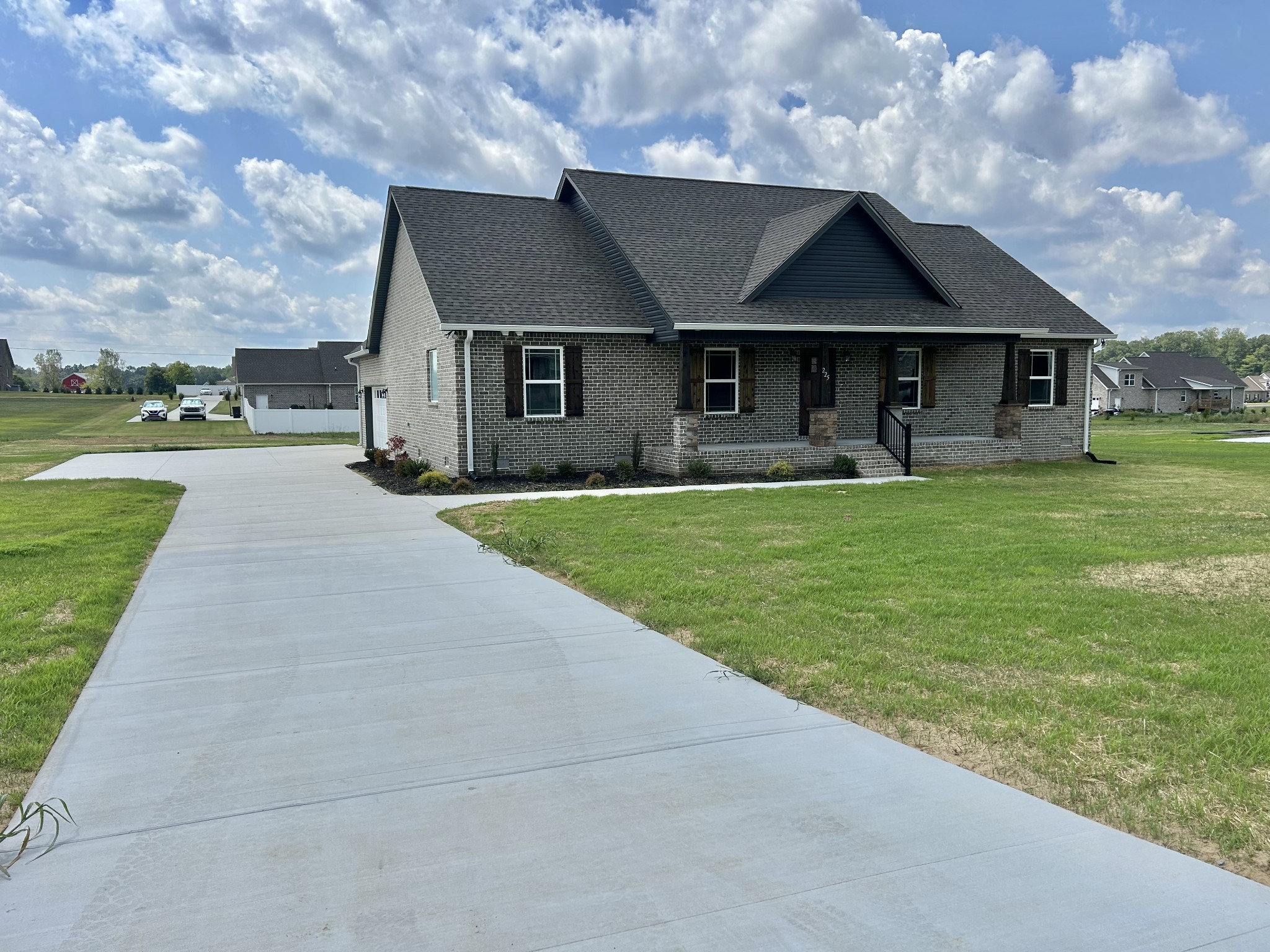 225 Randall Ln