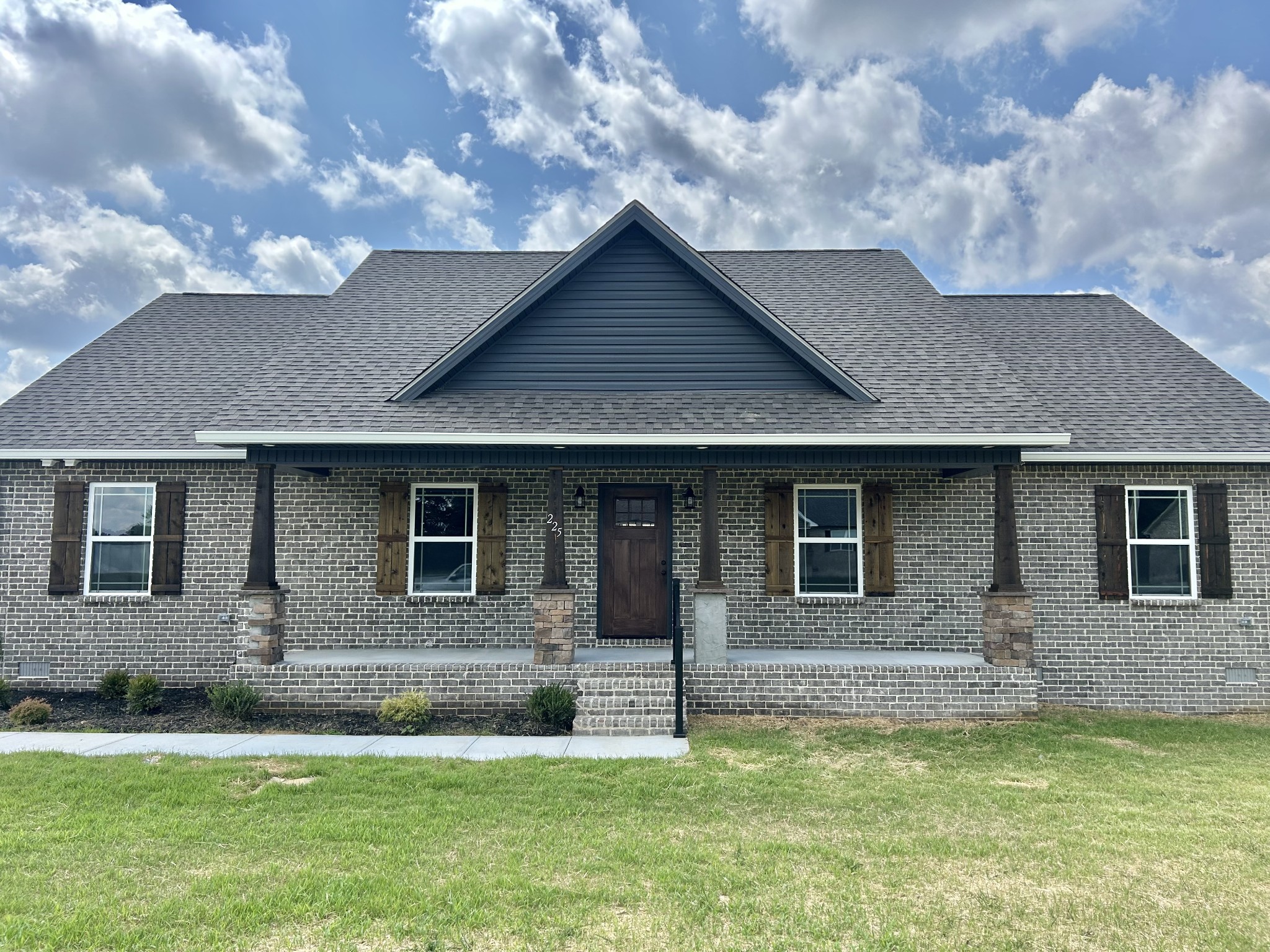 225 Randall Ln