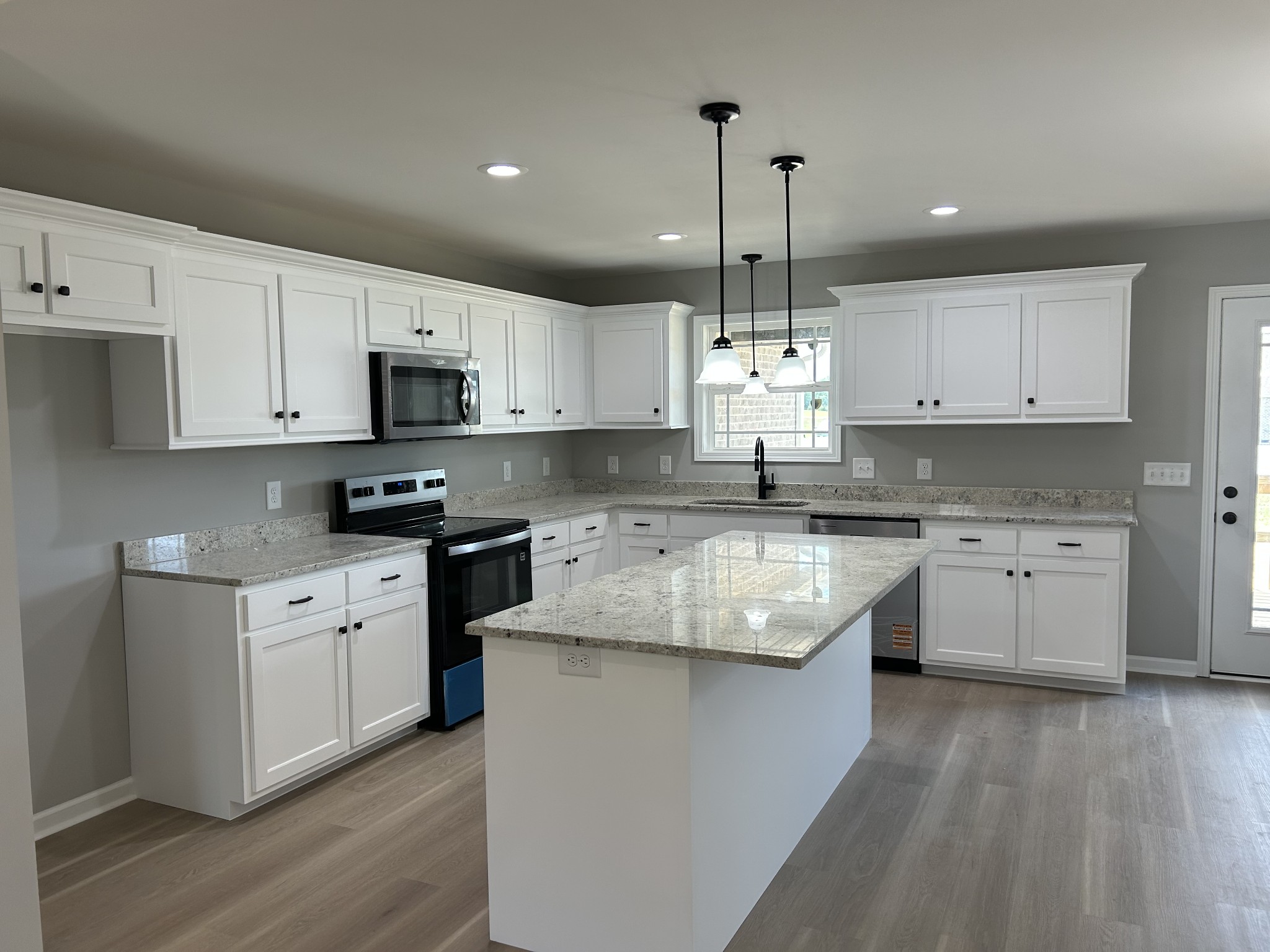 225 Randall Ln
